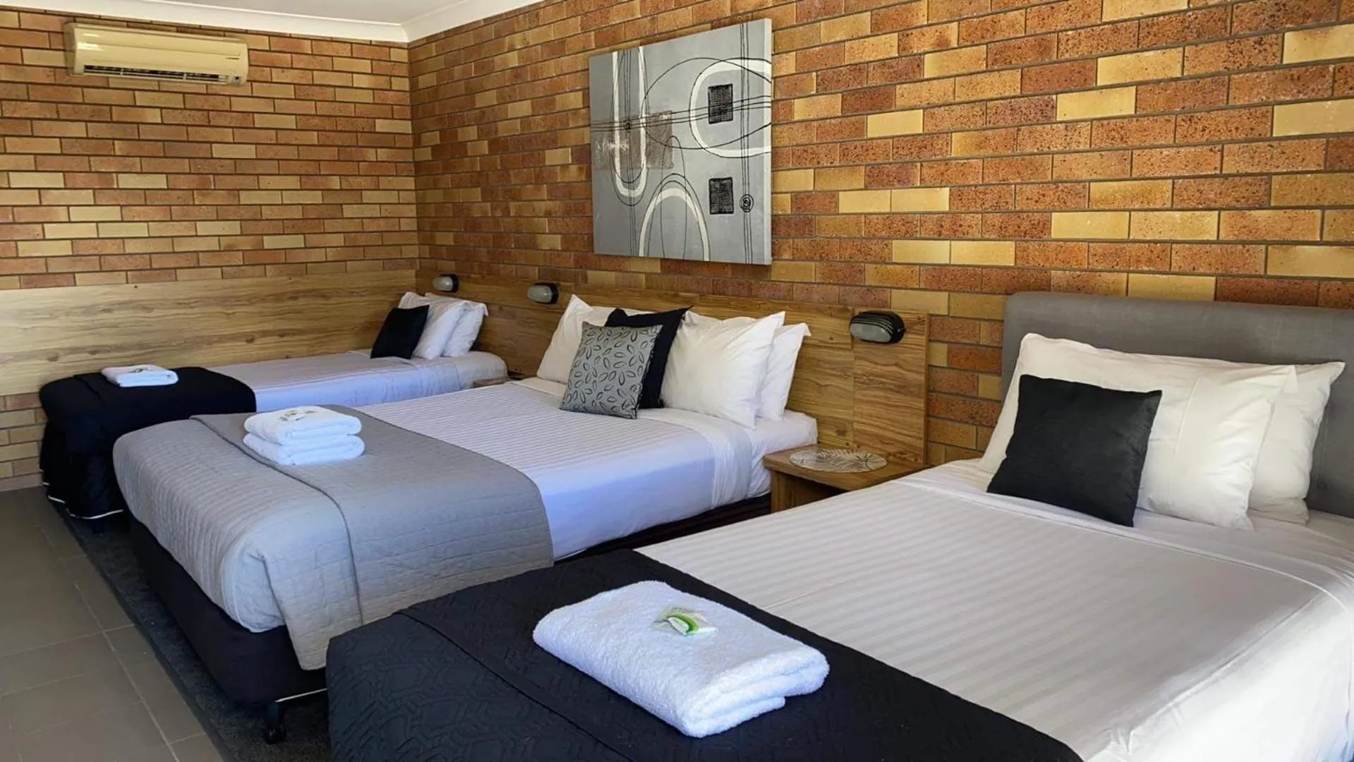 Bed in Merino Motor Inn