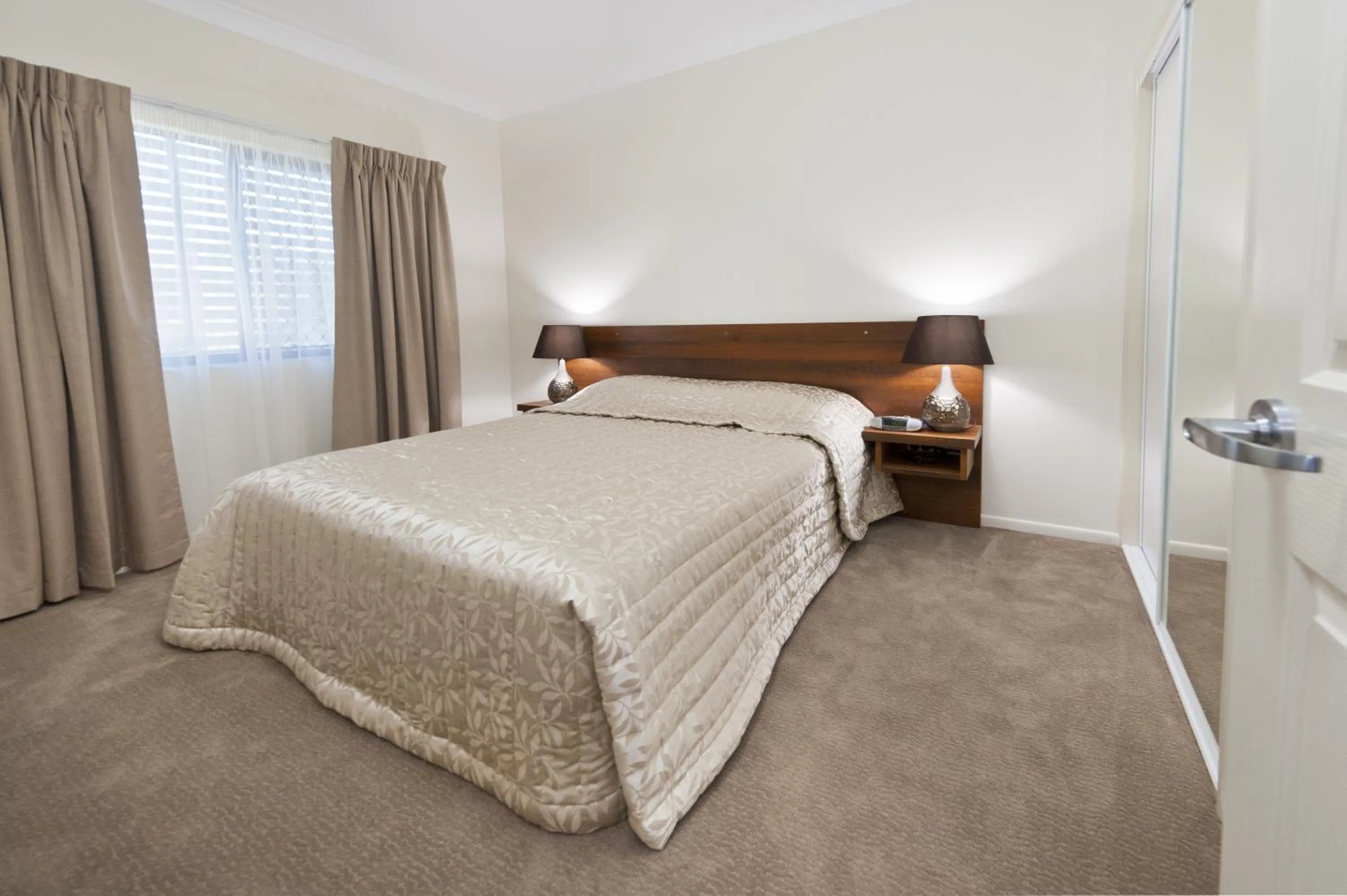 Bedroom, Bed in Apartments on Palmer