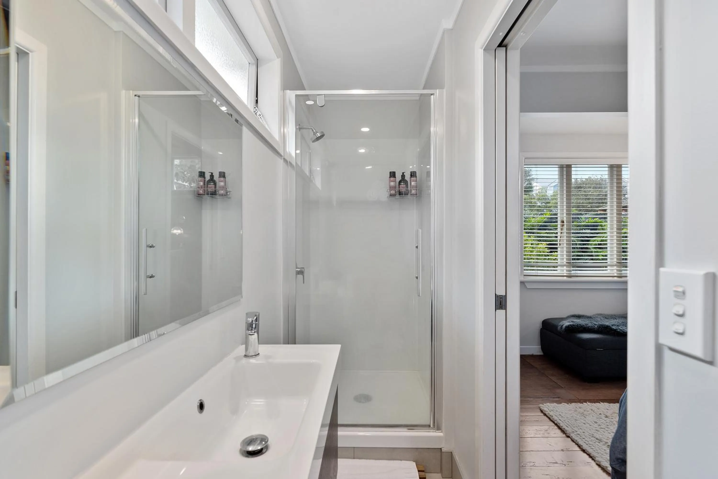 Bathroom in Devonport Motel