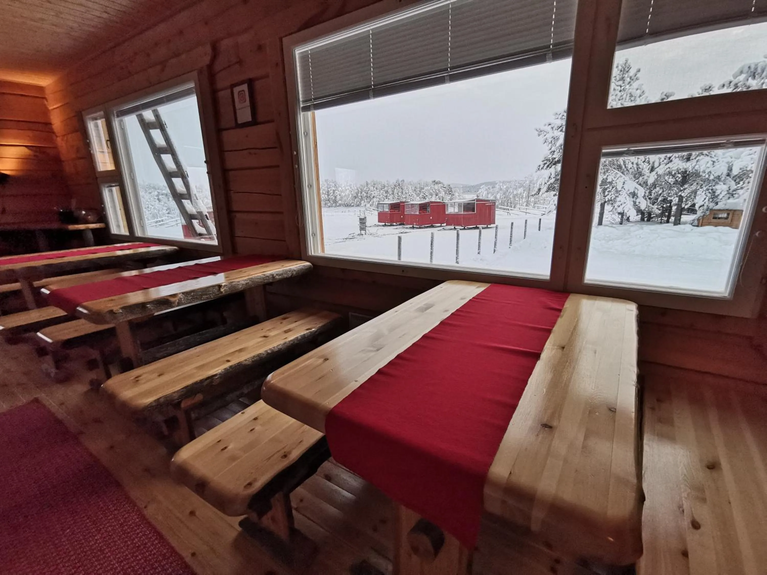 Communal lounge/ TV room in Lake Inari Mobile Cabins