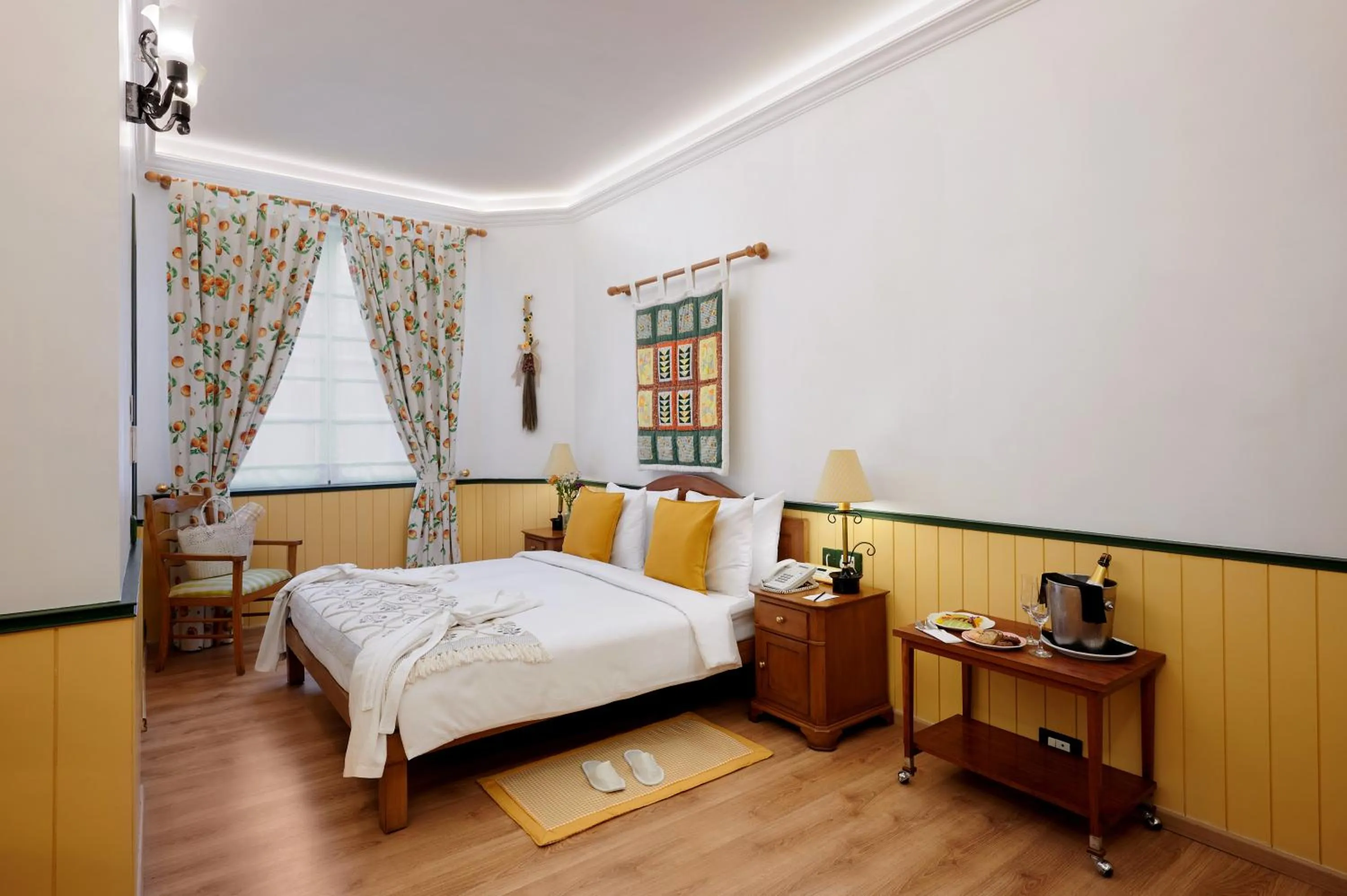 Photo of the whole room, Bed in The Gordon House Hotel - Near Gateway Of India
