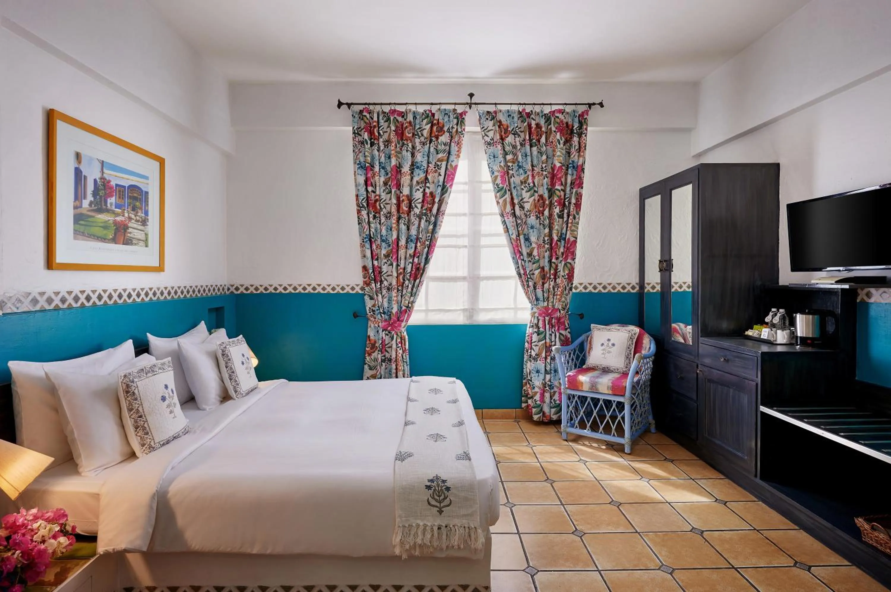 Photo of the whole room, Bed in The Gordon House Hotel - Near Gateway Of India