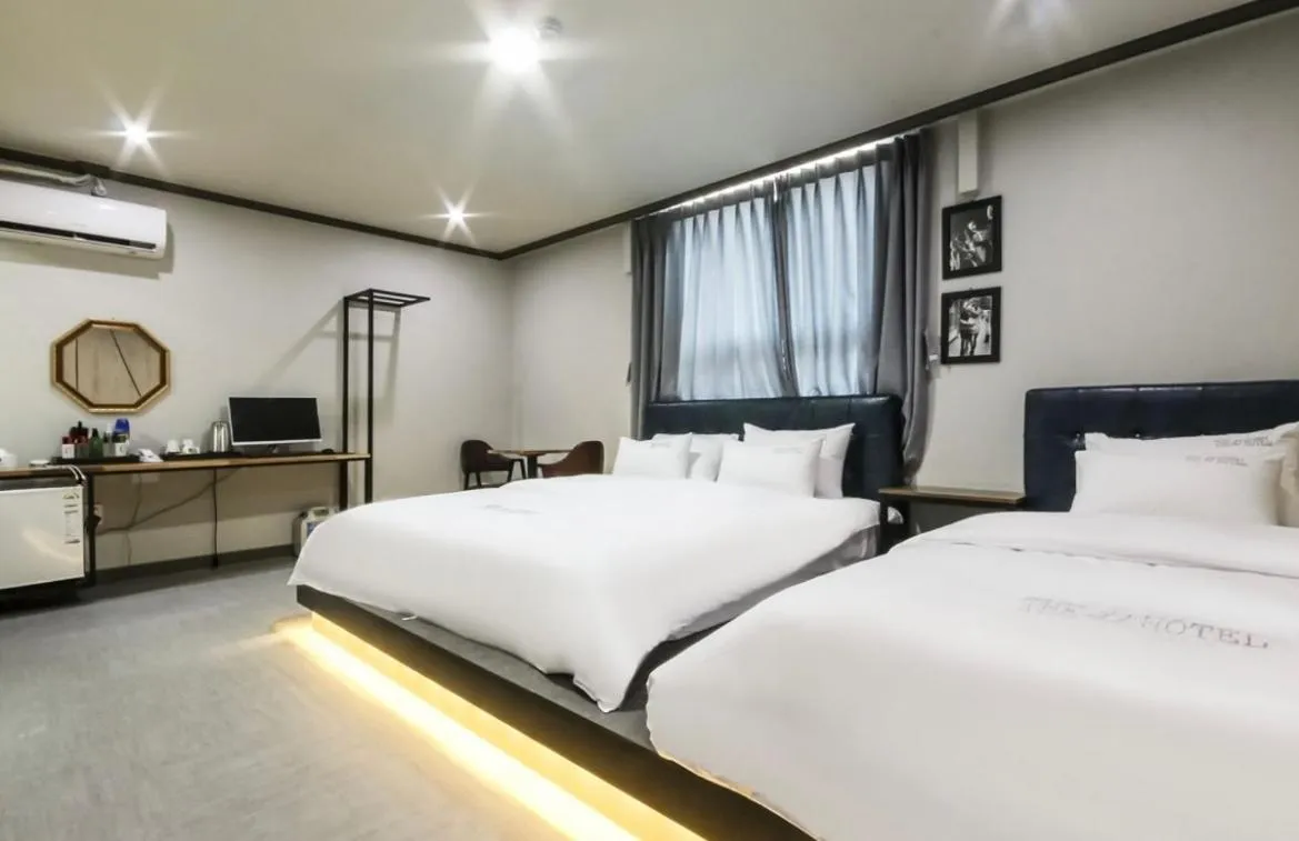 Bed in The Sharp Hotel