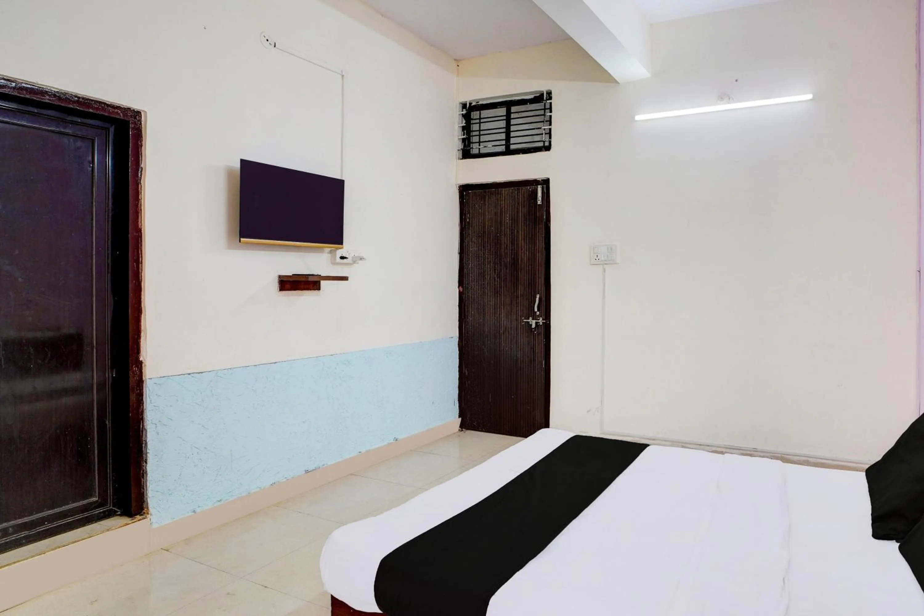 Bedroom, Bed in Hotel O Mav Hotel