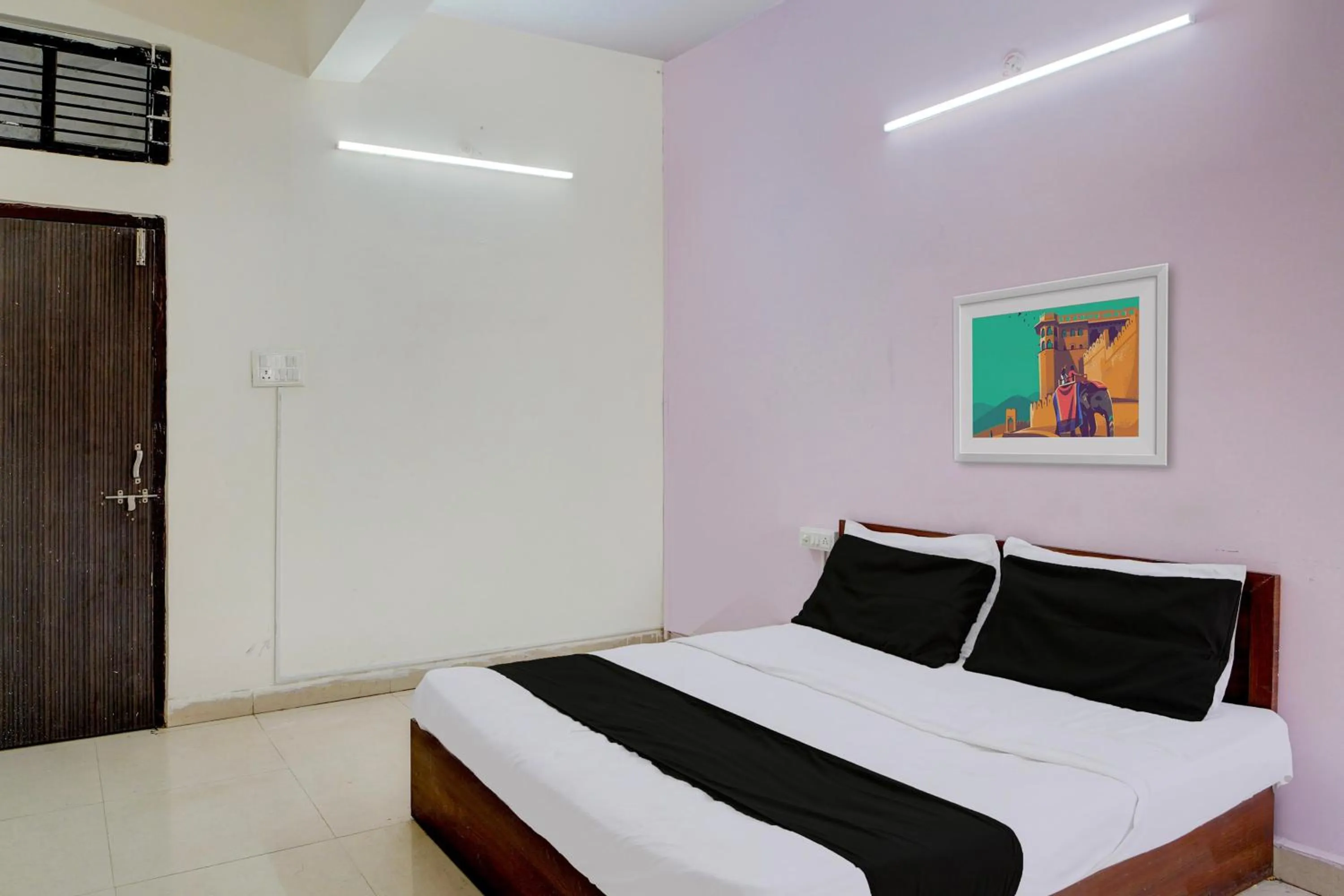 Bedroom, Bed in Hotel O Mav Hotel