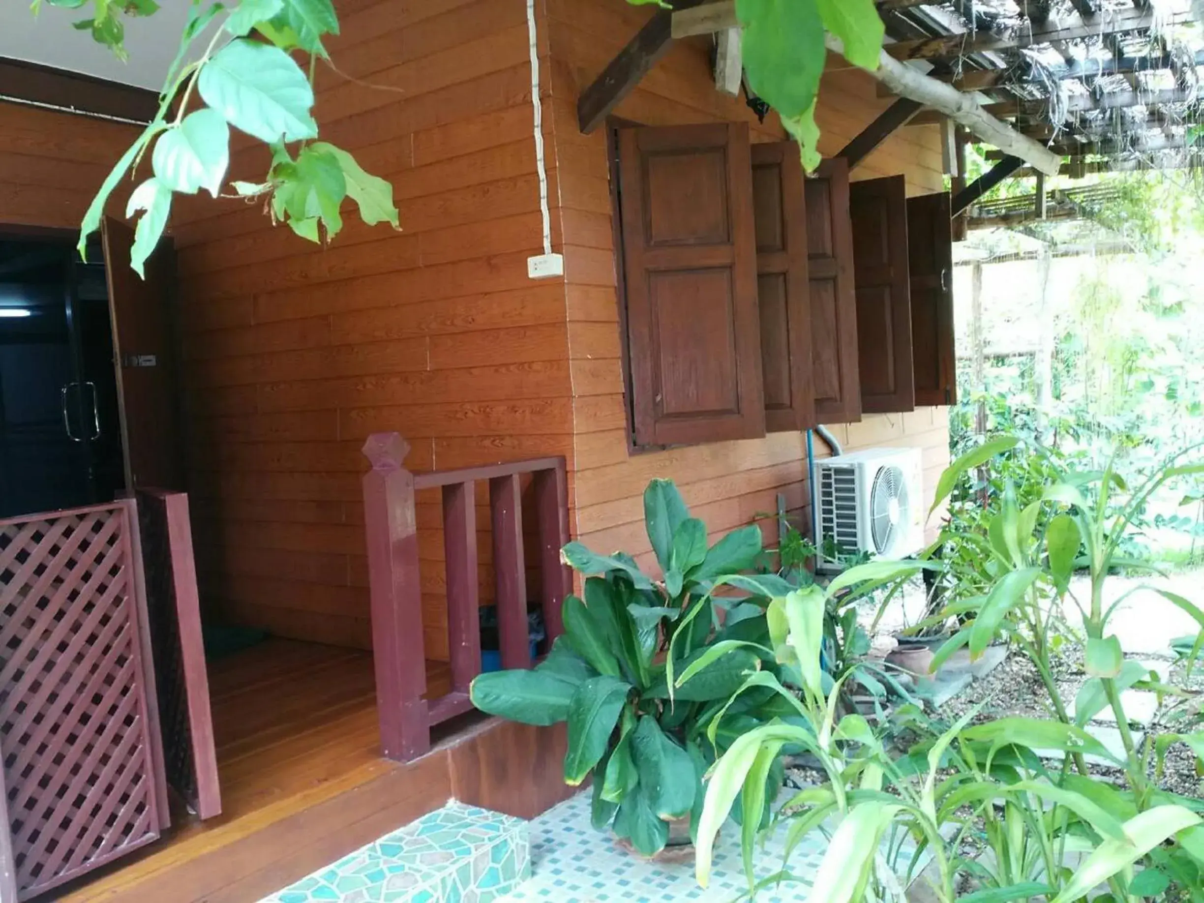 Triple Room with Balcony in Samnaree Garden House Triple Room with Balcony in Samnaree Garden House