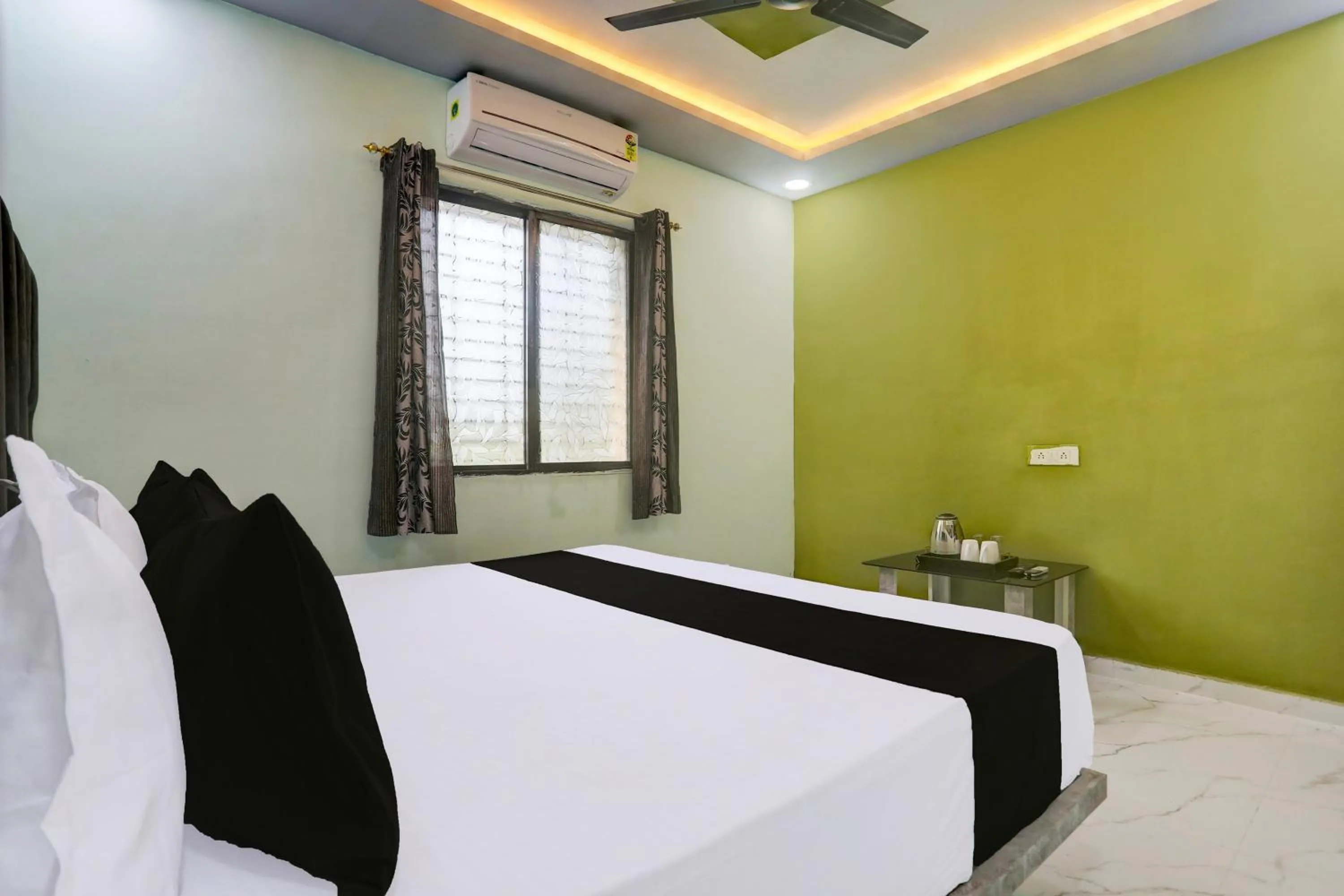 Bedroom, Bed in Hotel O Dream Stay