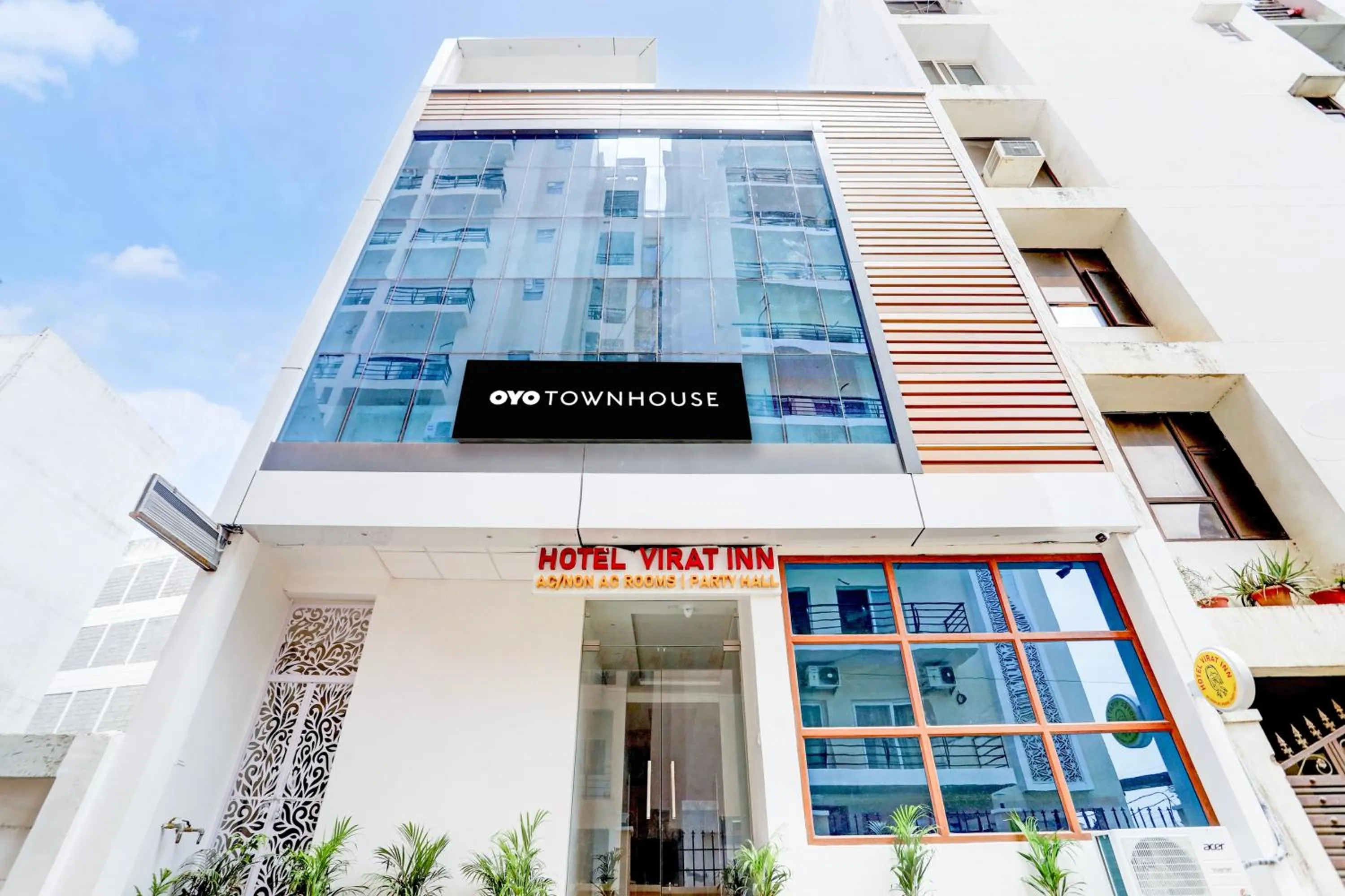 Facade/entrance in Hotel O by OYO Virat Inn