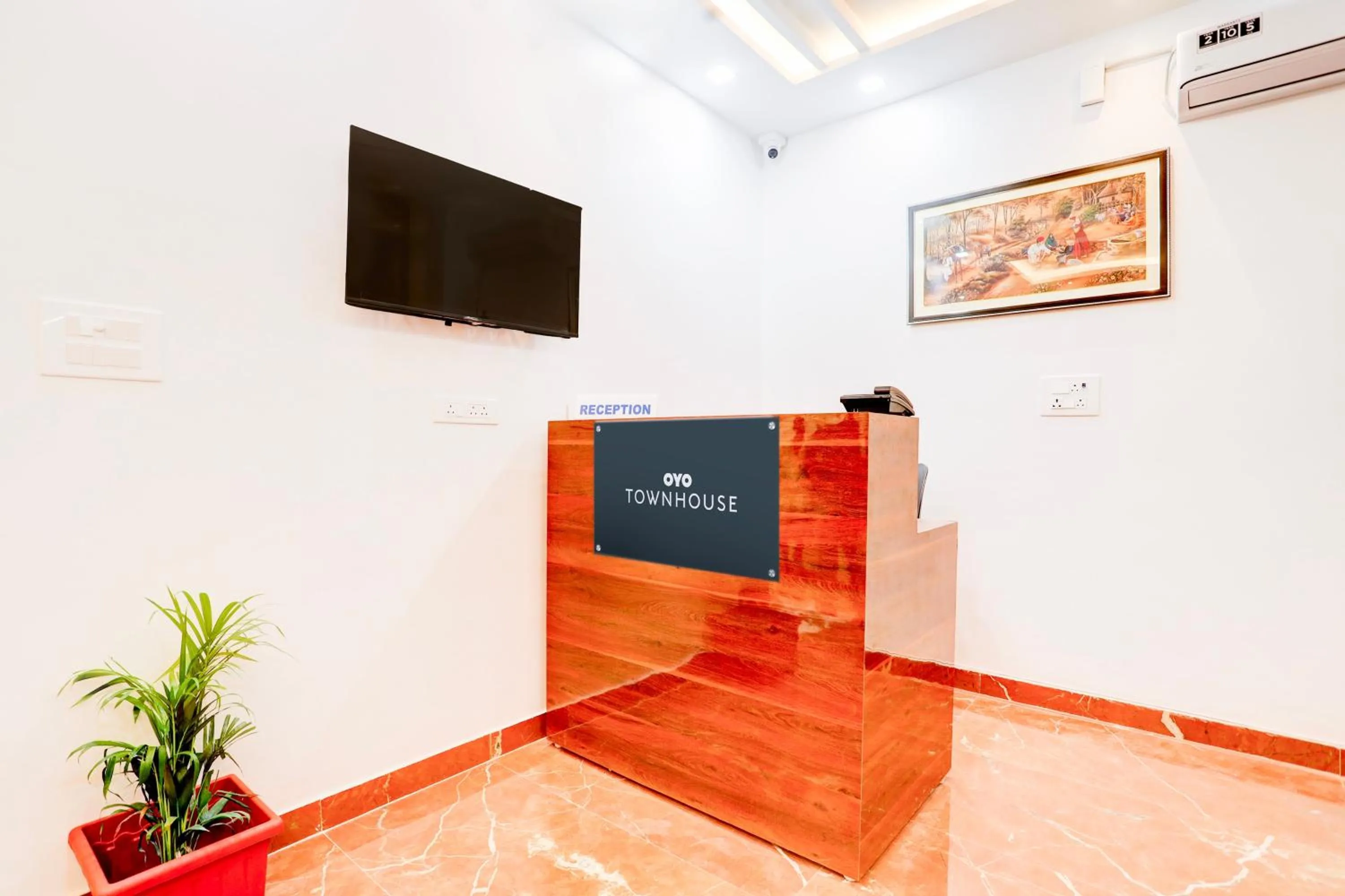 Lobby or reception in Hotel O by OYO Virat Inn