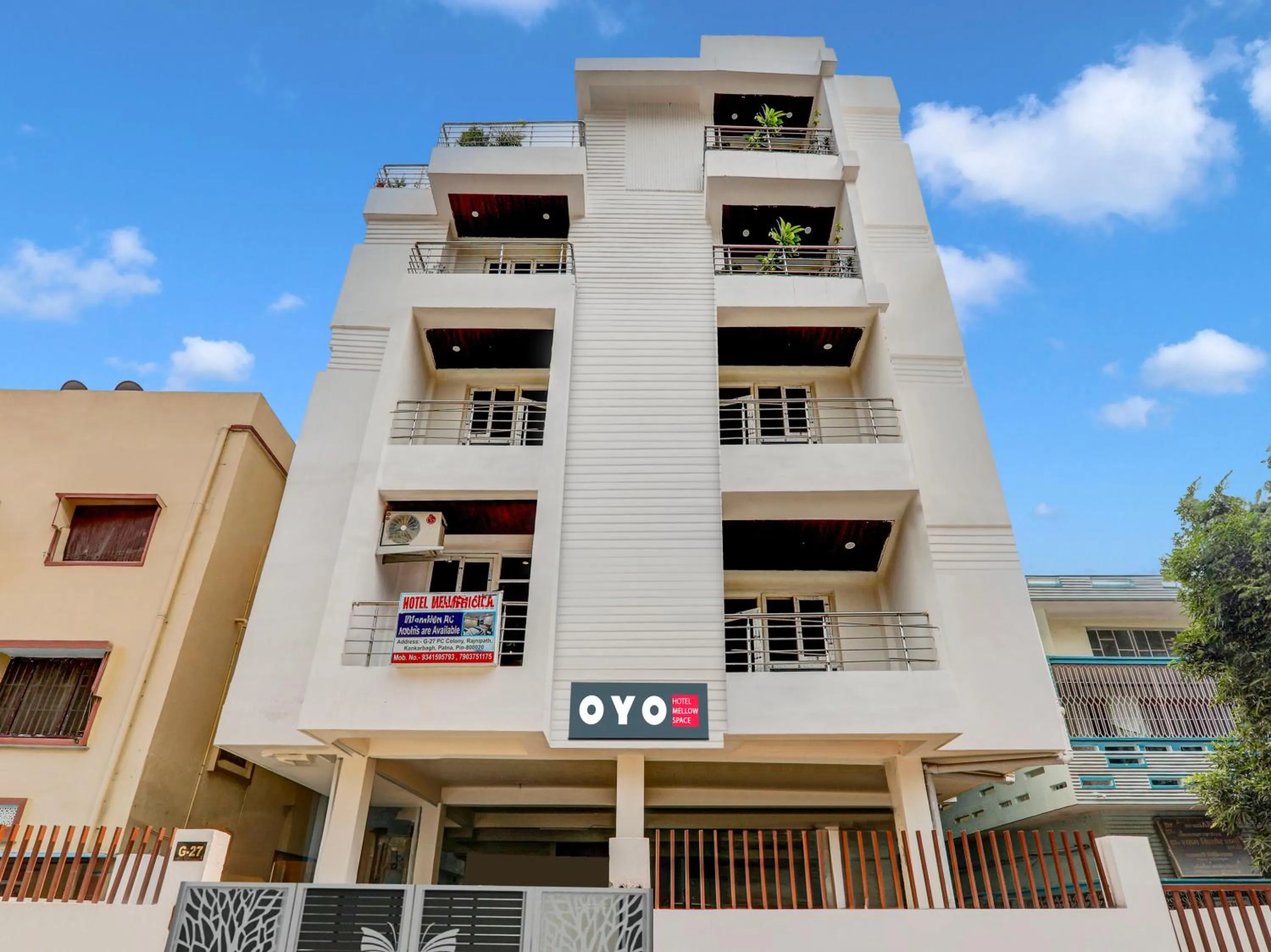 Facade/entrance in Hotel O Mellow Space