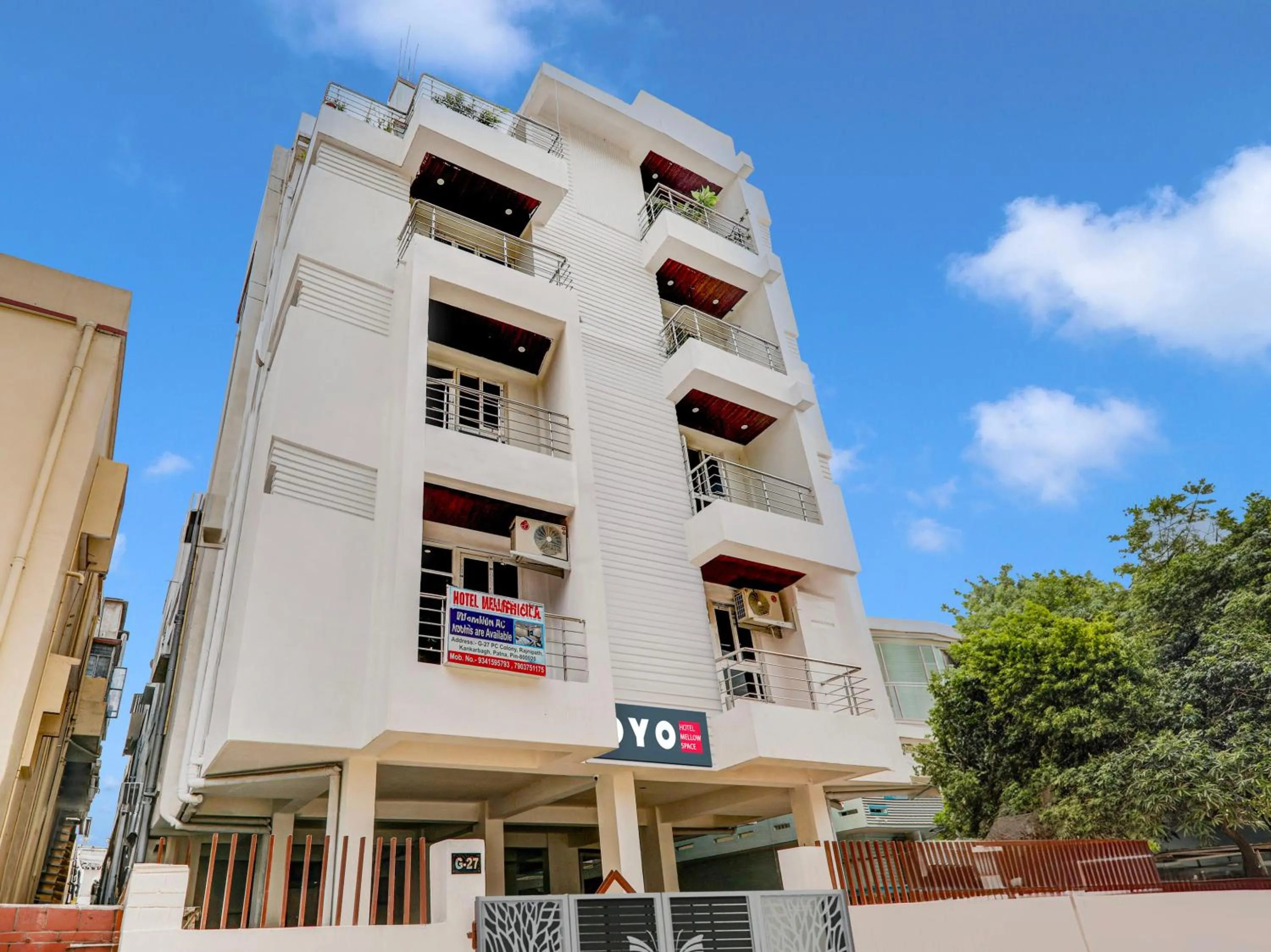 Facade/entrance in Hotel O Mellow Space