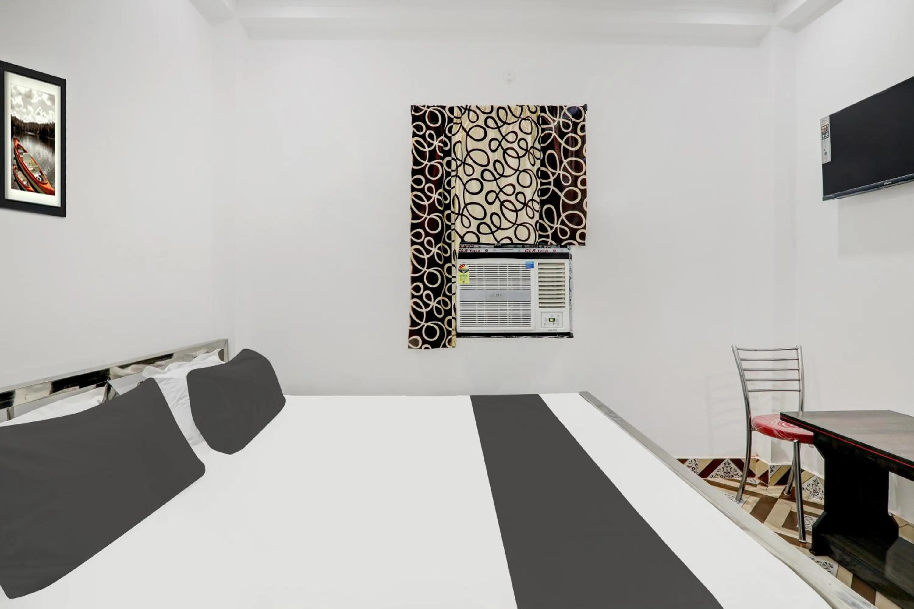 Facade/entrance in Hotel O by OYO Relax Inn