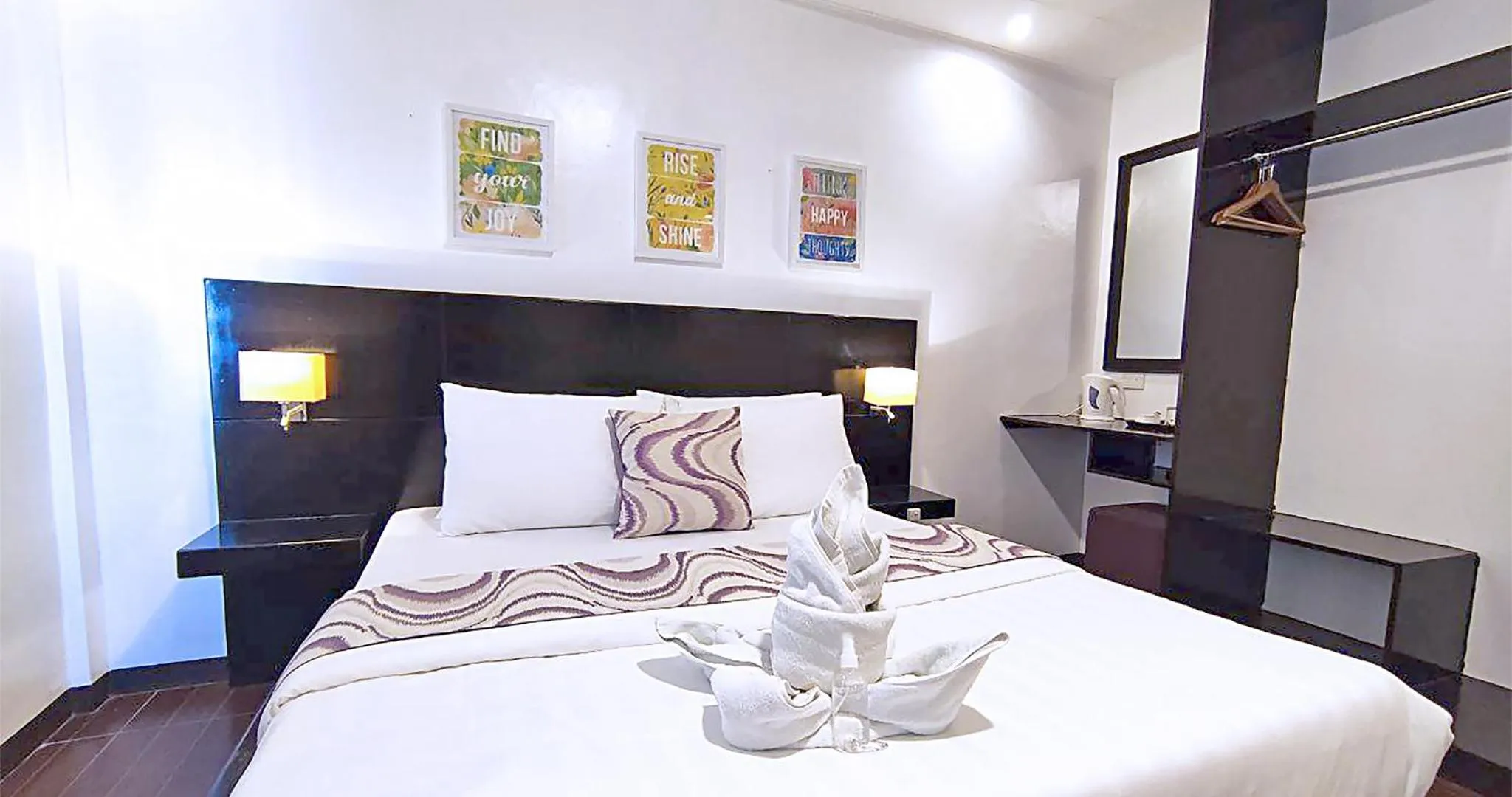 Bed in Casa Almarenzo Bed & Breakfast