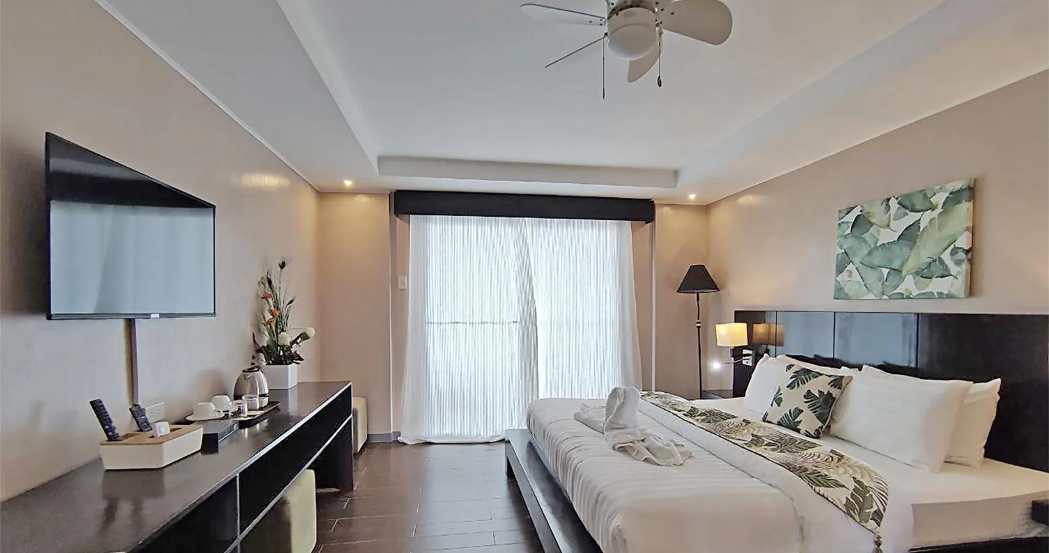 TV and multimedia in Casa Almarenzo Bed & Breakfast