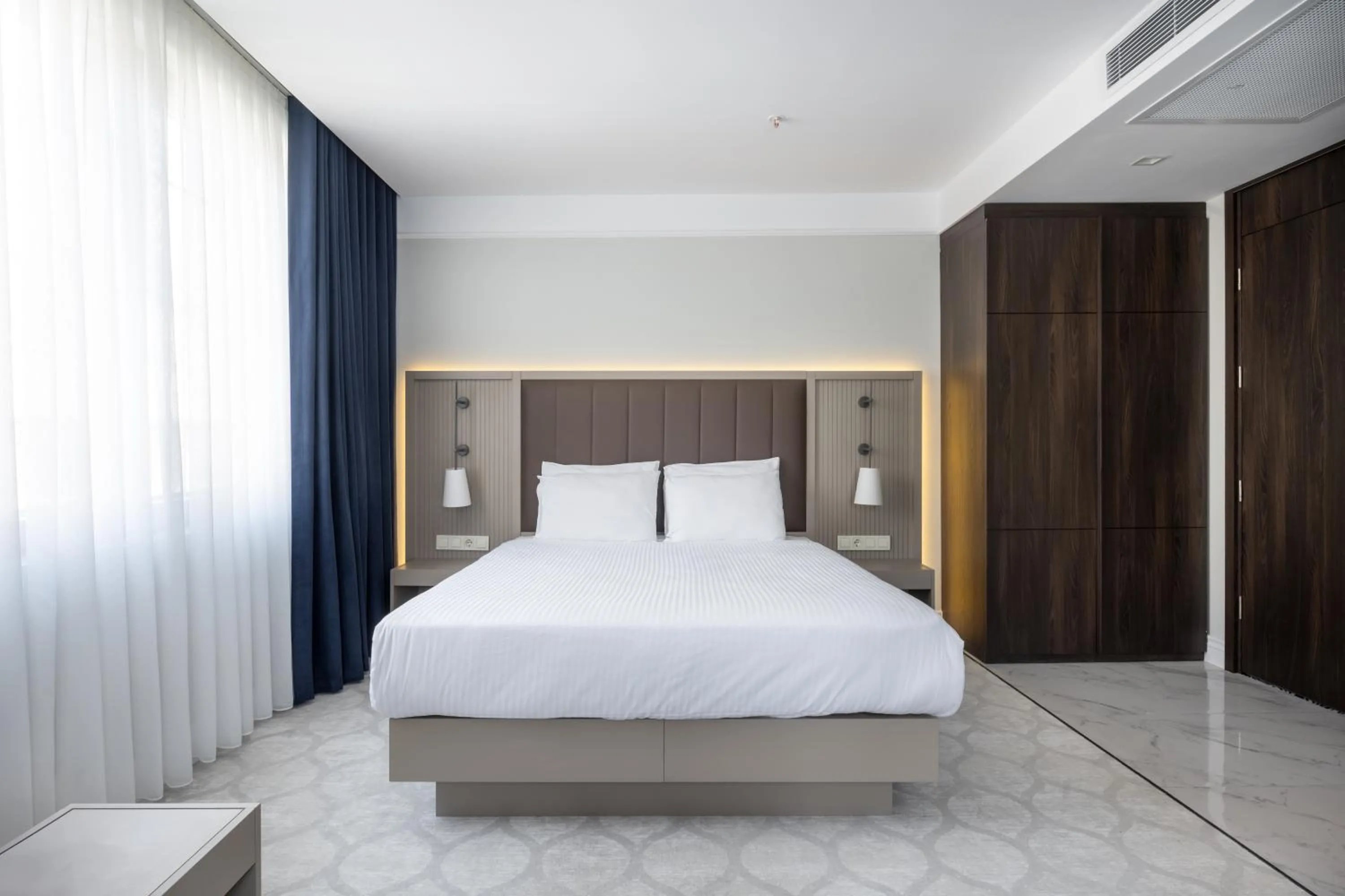 Bed in Noble Pangaltı