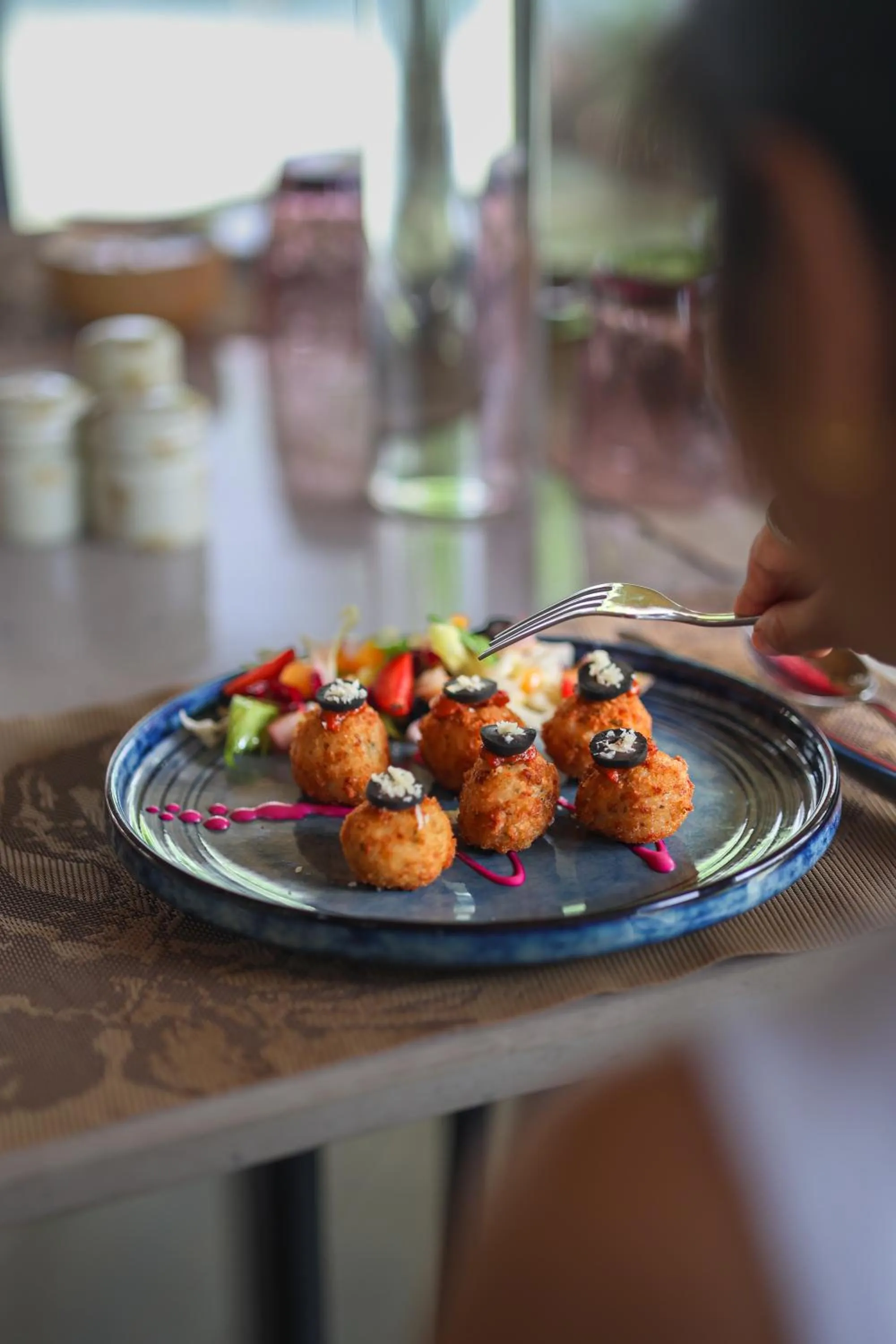 Food in Radisson Resort Hatgad Saputara