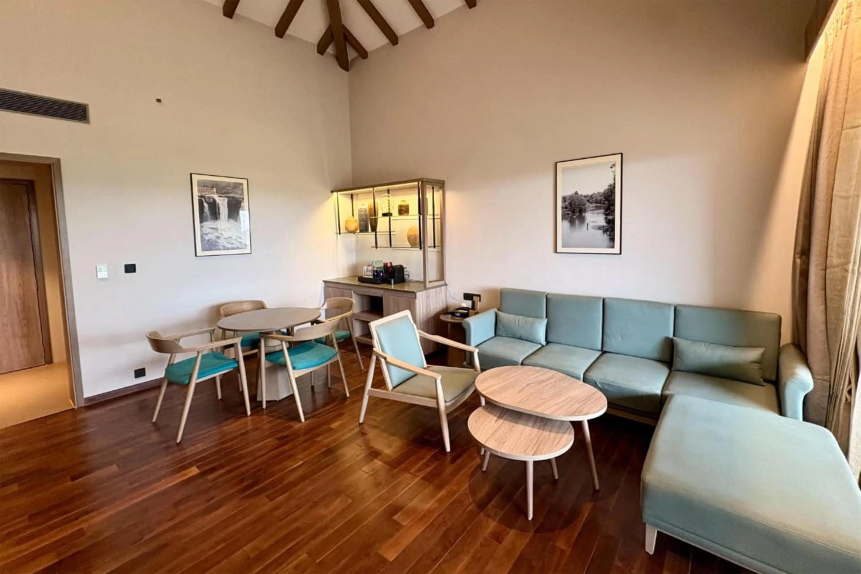 Presidential Suite in Radisson Resort Hatgad Saputara