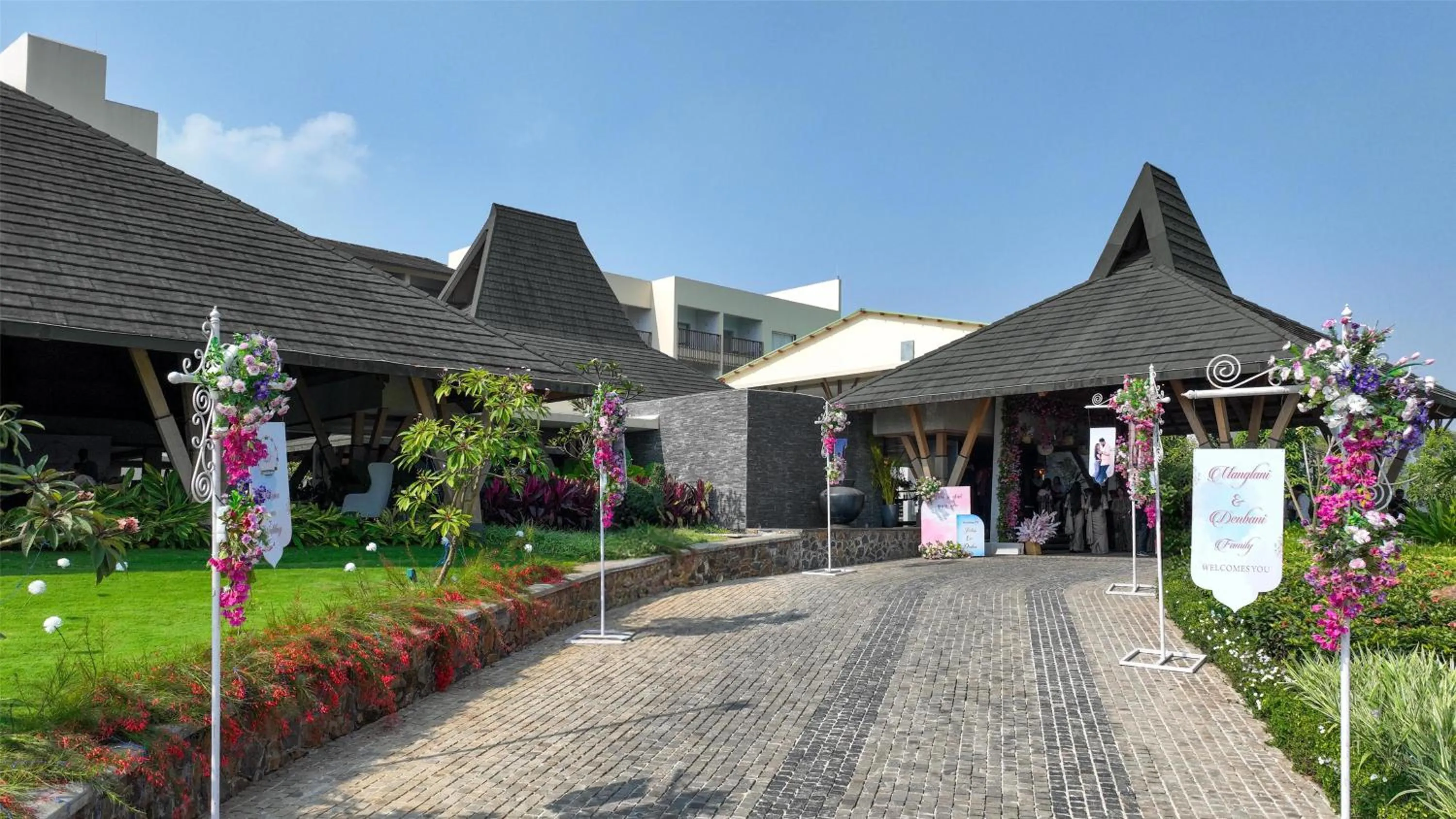 wedding in Radisson Resort Hatgad Saputara