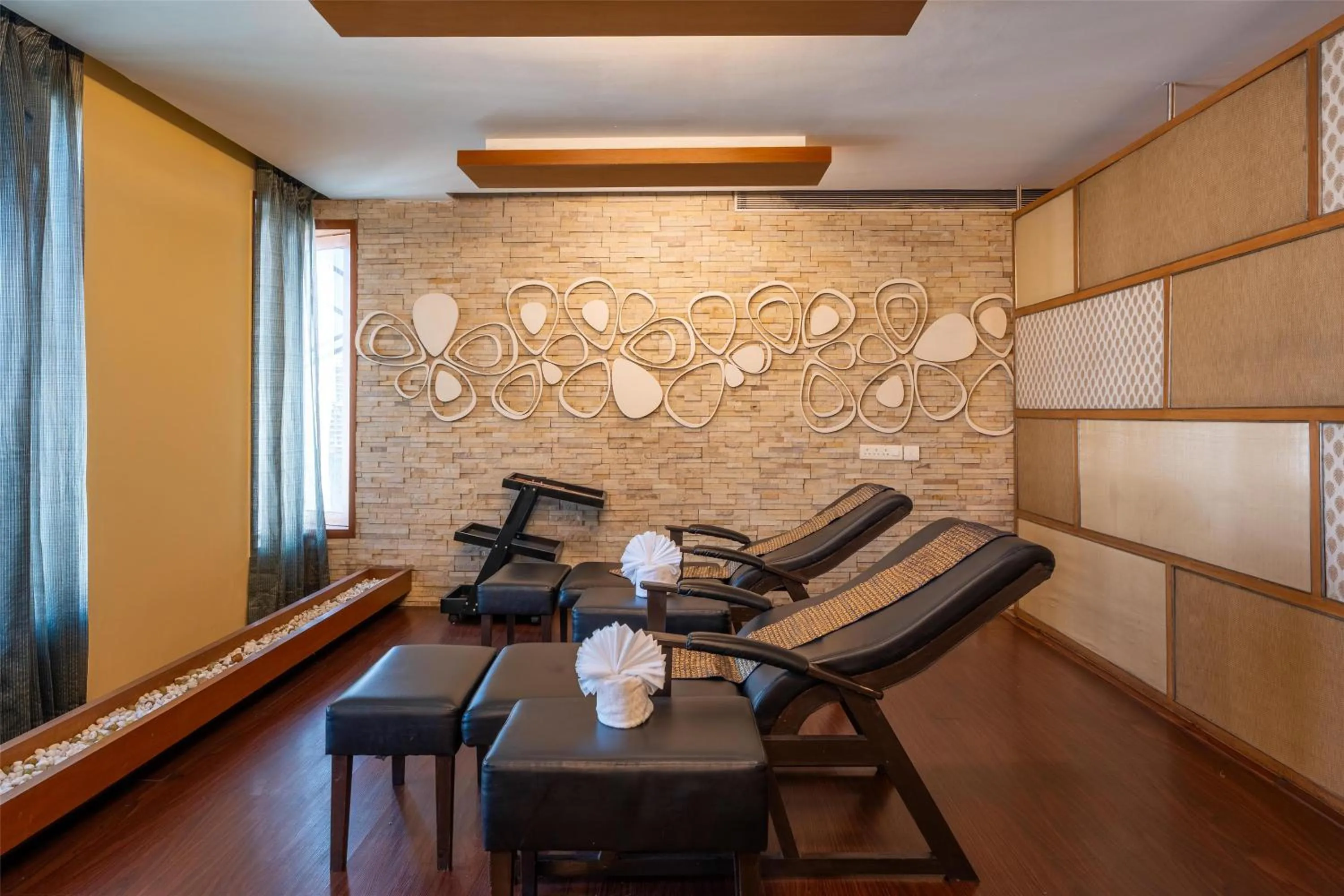 Spa and wellness centre/facilities in Radisson Resort Hatgad Saputara