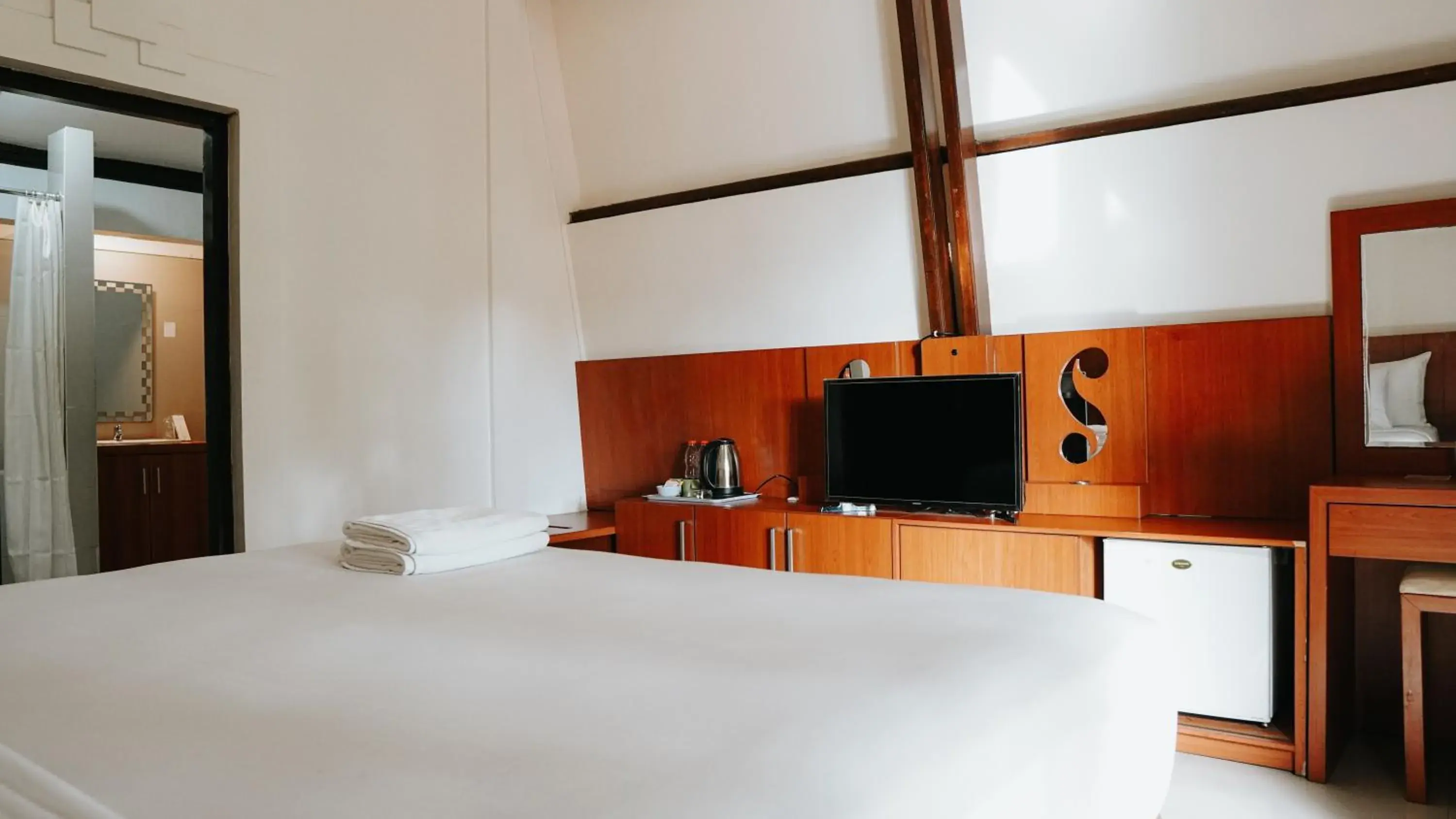 Queen Room in Tidar Hotel & Cottages Malang Queen Room in Tidar Hotel & Cottages Malang