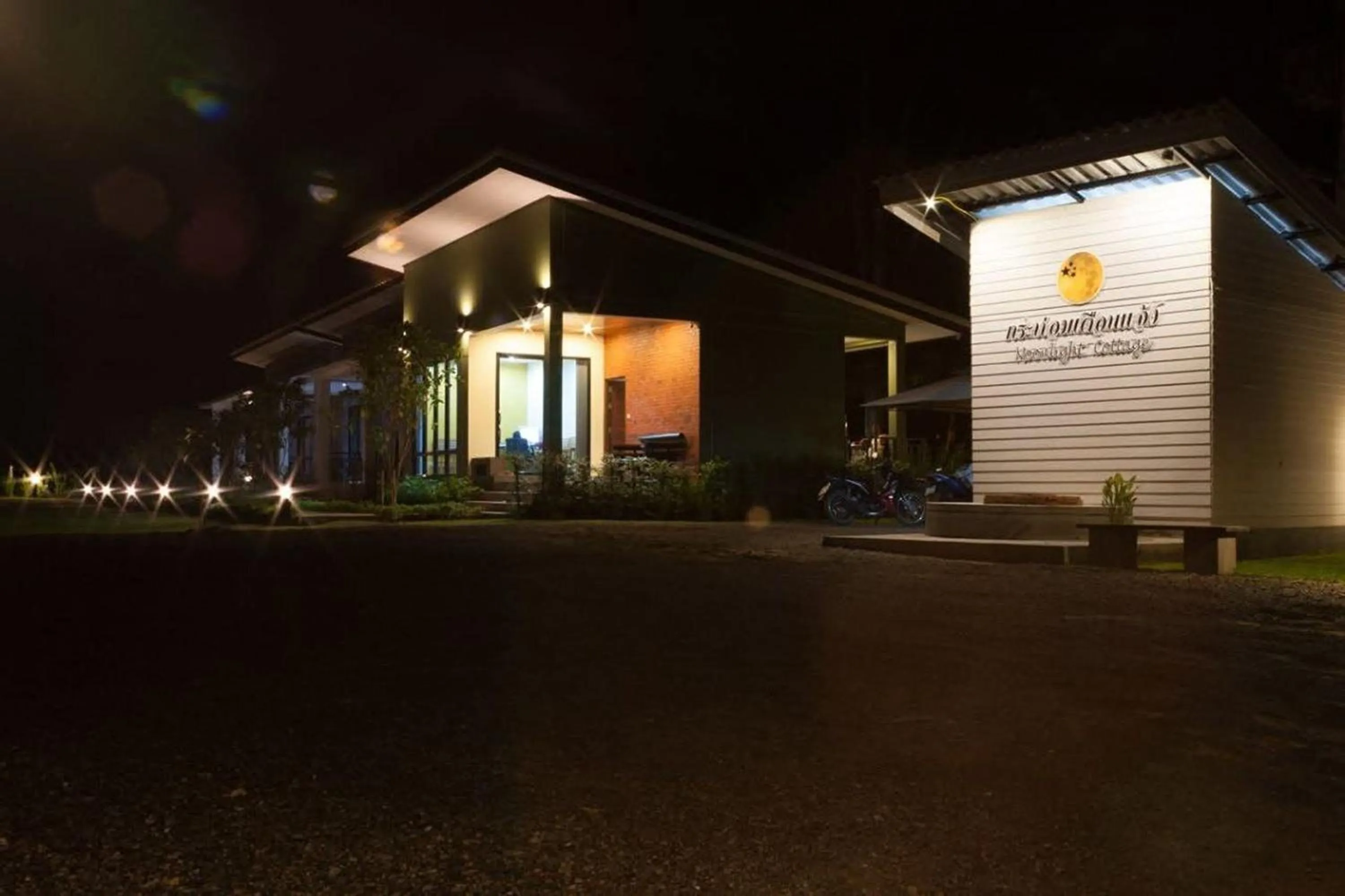 Property building in Moonlight Cottage