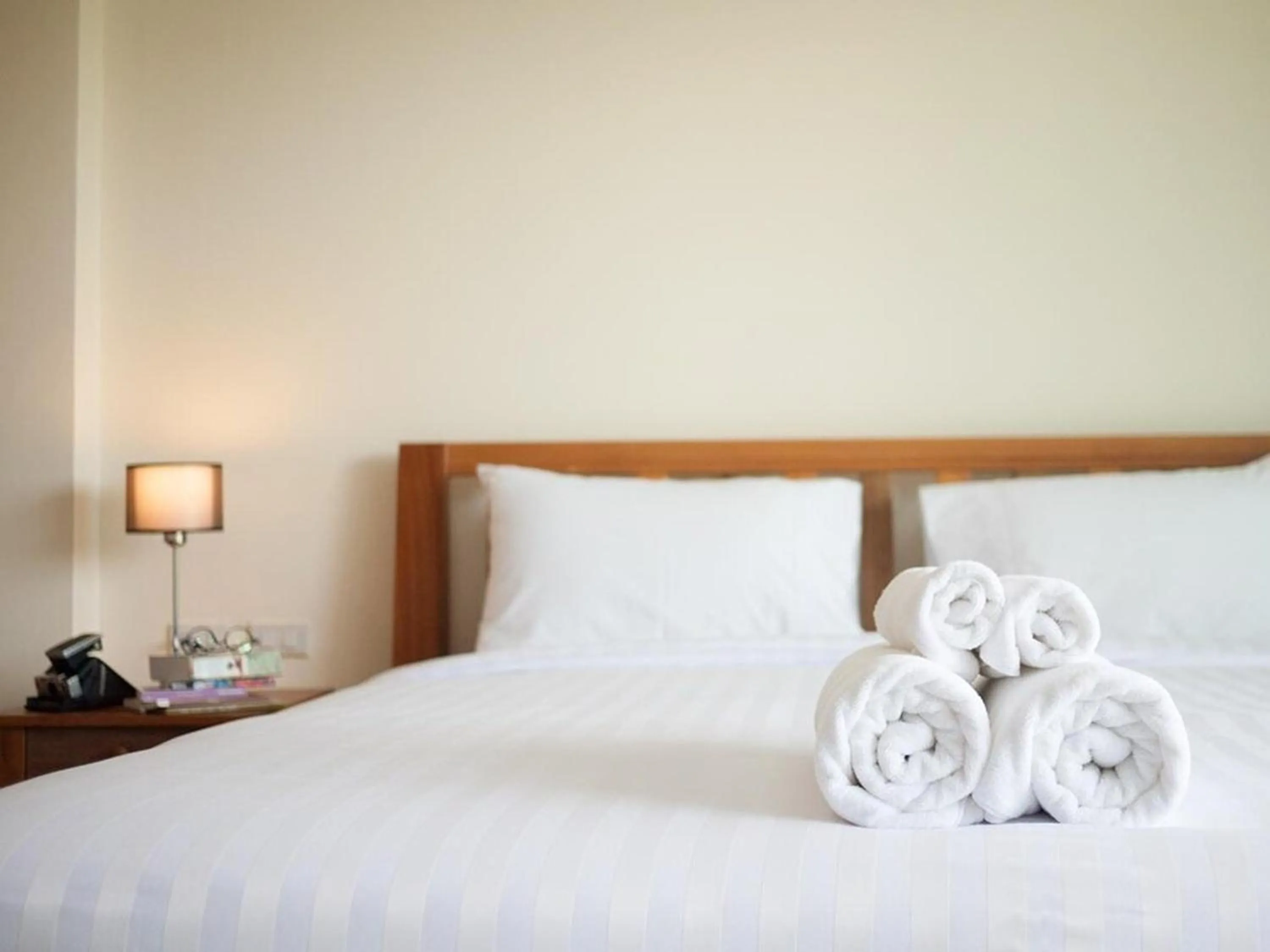 Bedroom, Bed in Moonlight Cottage