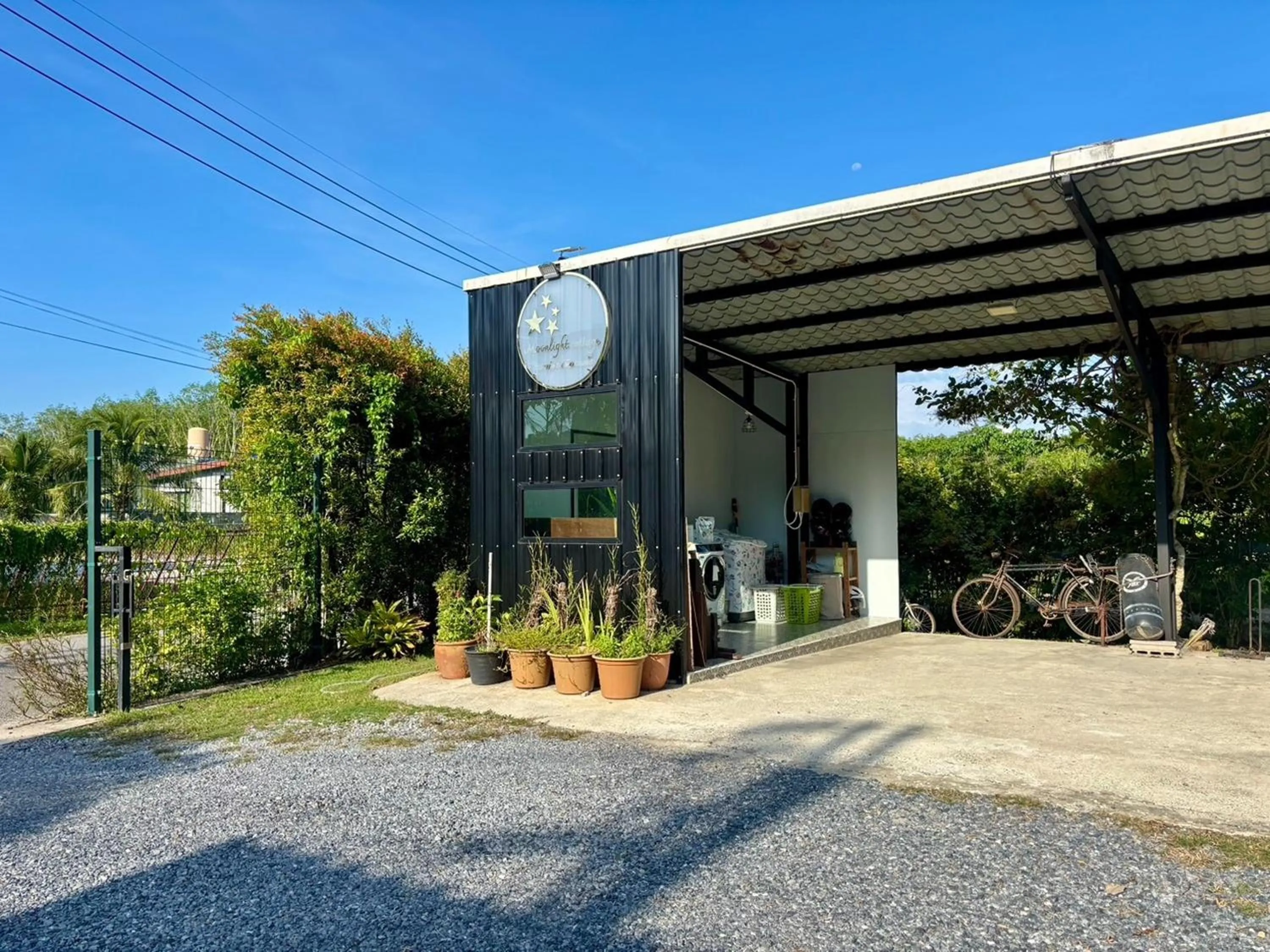 Day in Moonlight Cottage