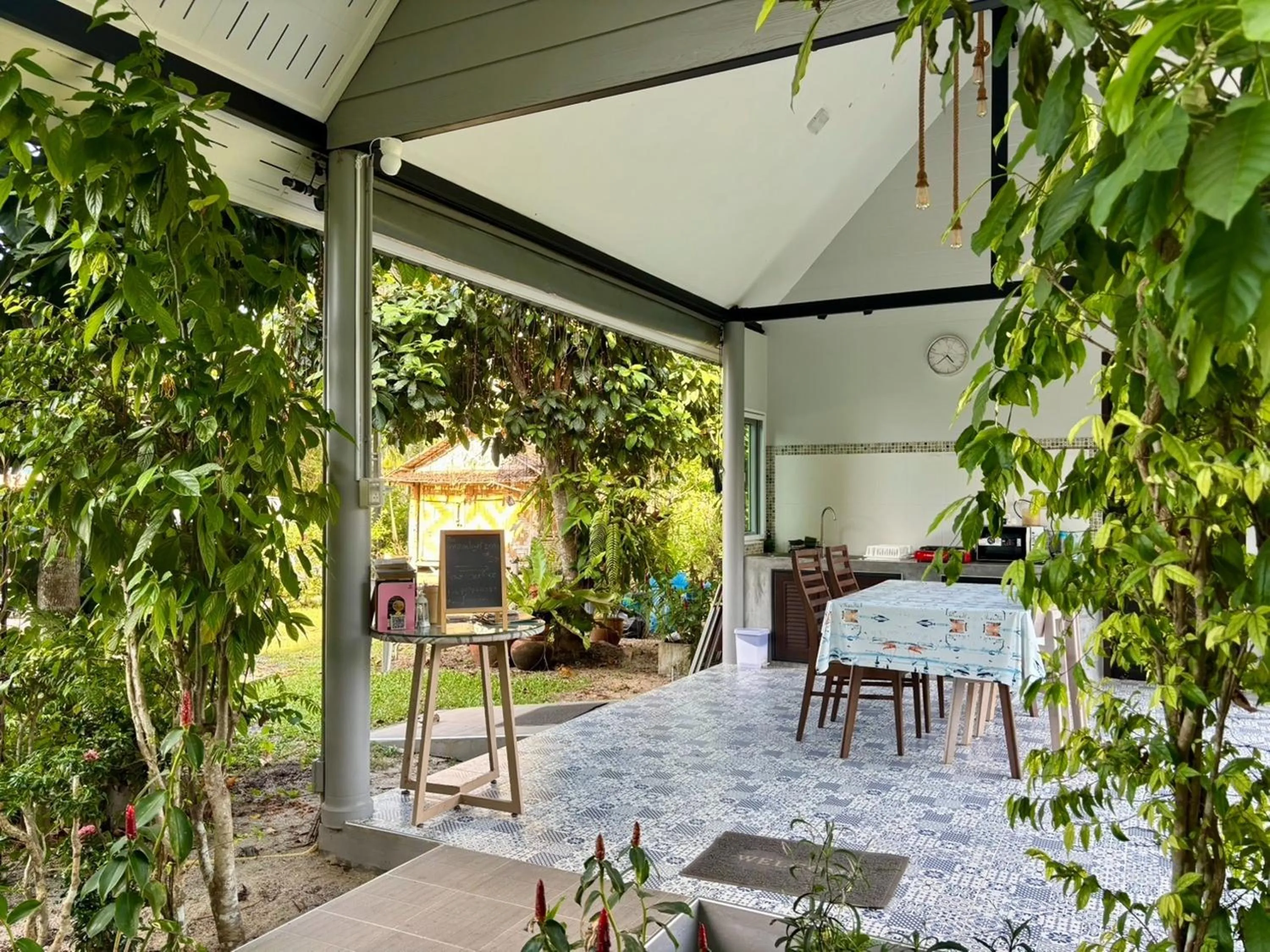 Seating area in Moonlight Cottage