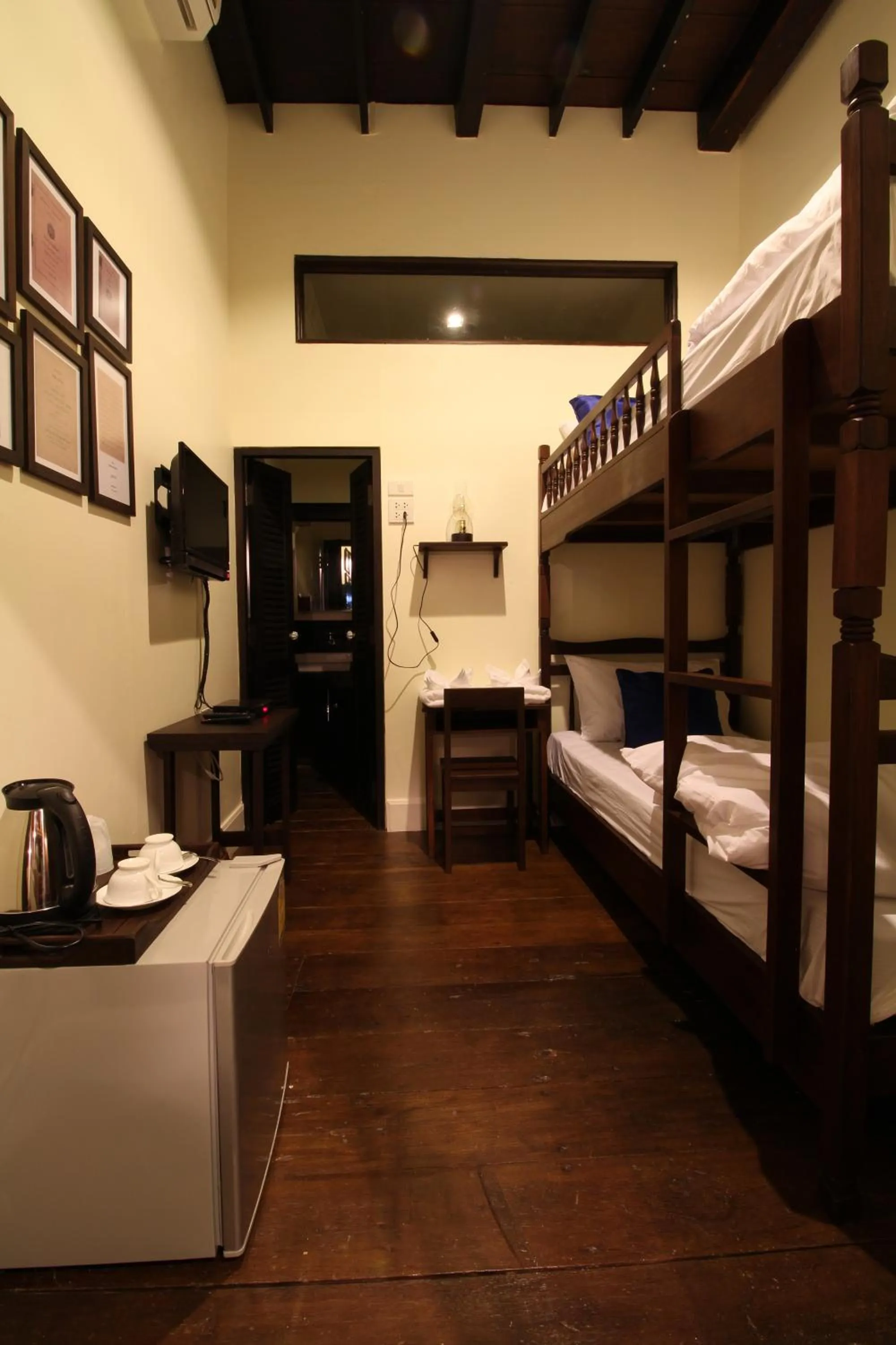 View (from property/room), Bed in Baan Luang Rajamaitri Historic Inn