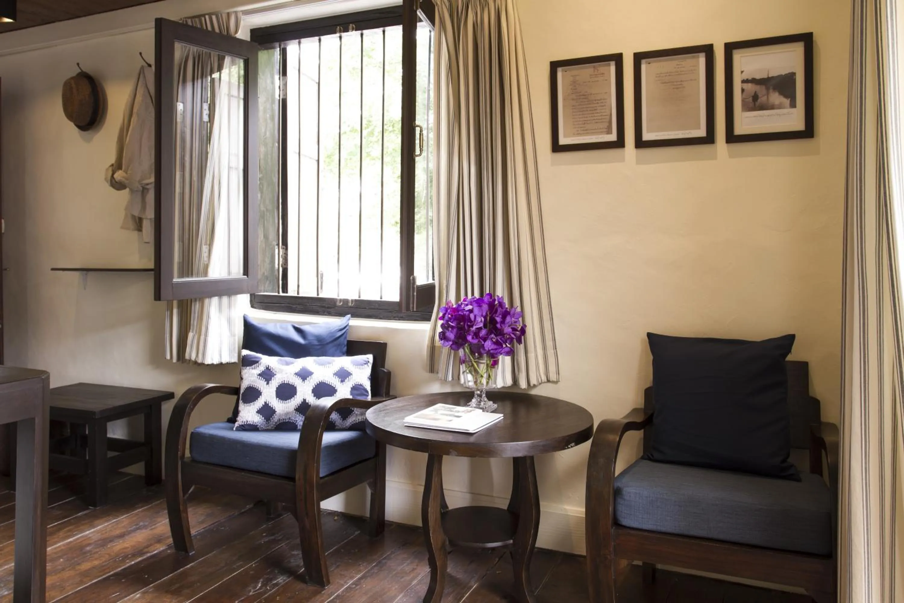 Seating area in Baan Luang Rajamaitri Historic Inn