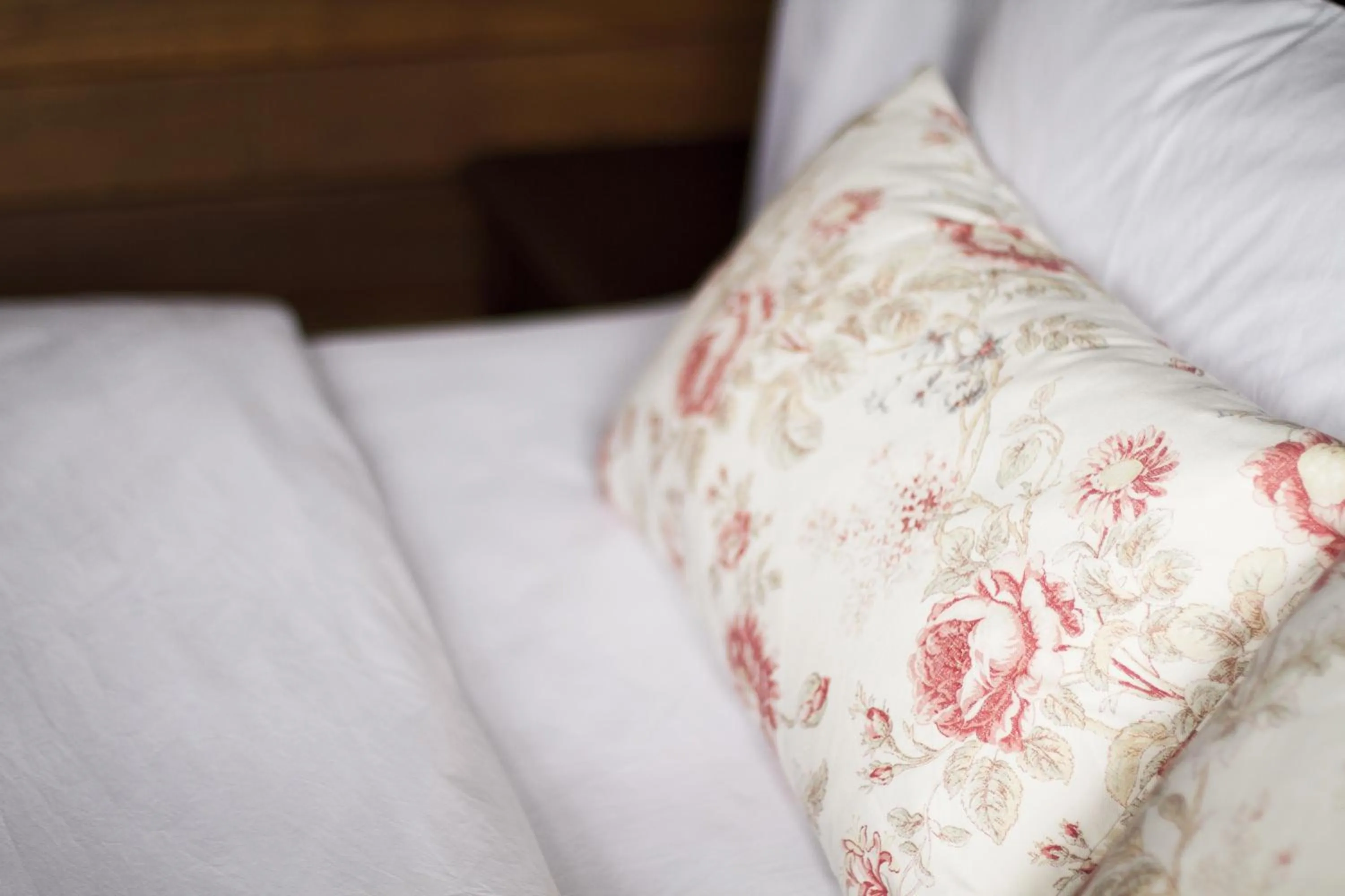Bed in Baan Luang Rajamaitri Historic Inn