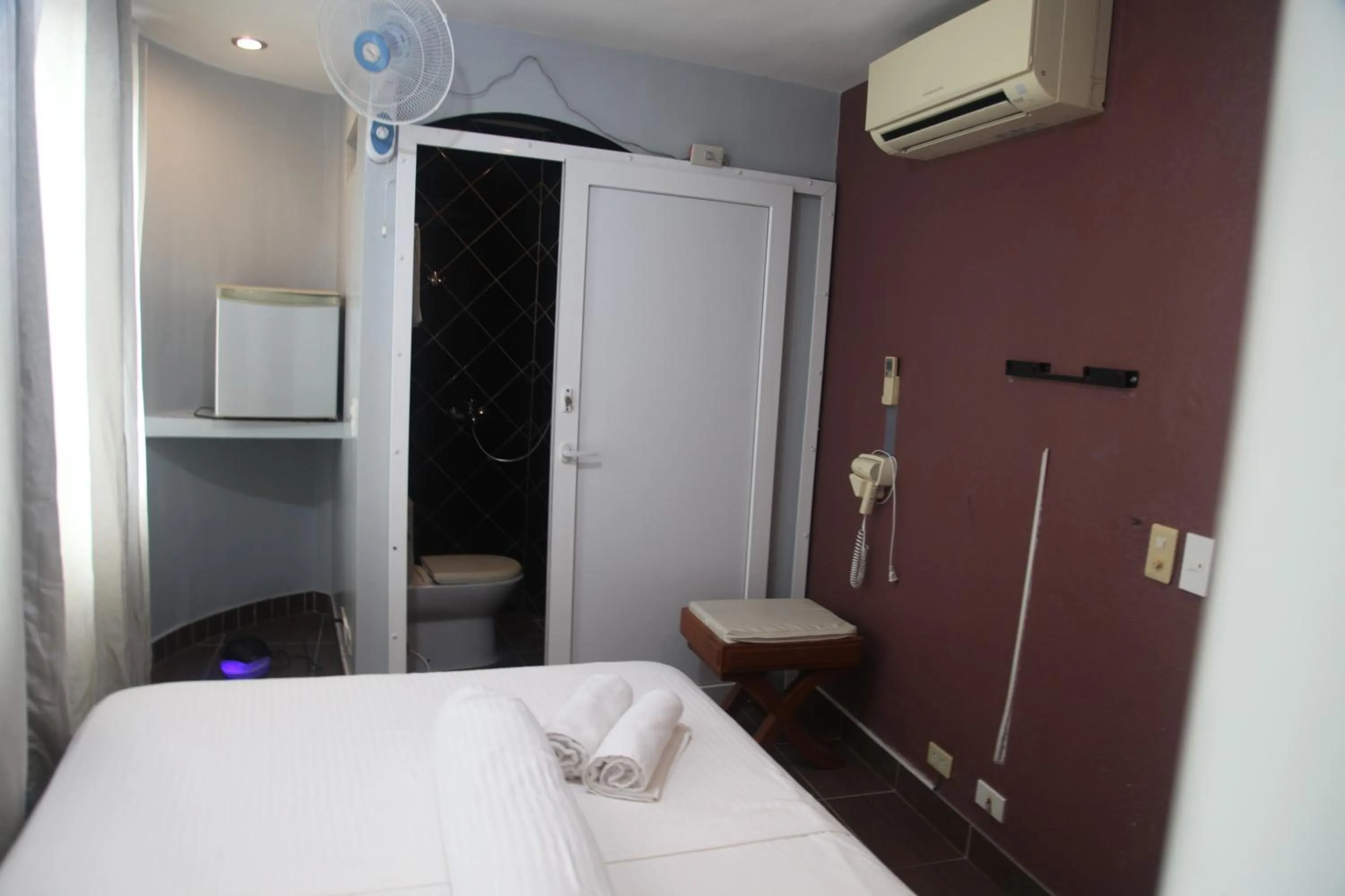 Shower, Bed in Green Monkey Resort Boracay