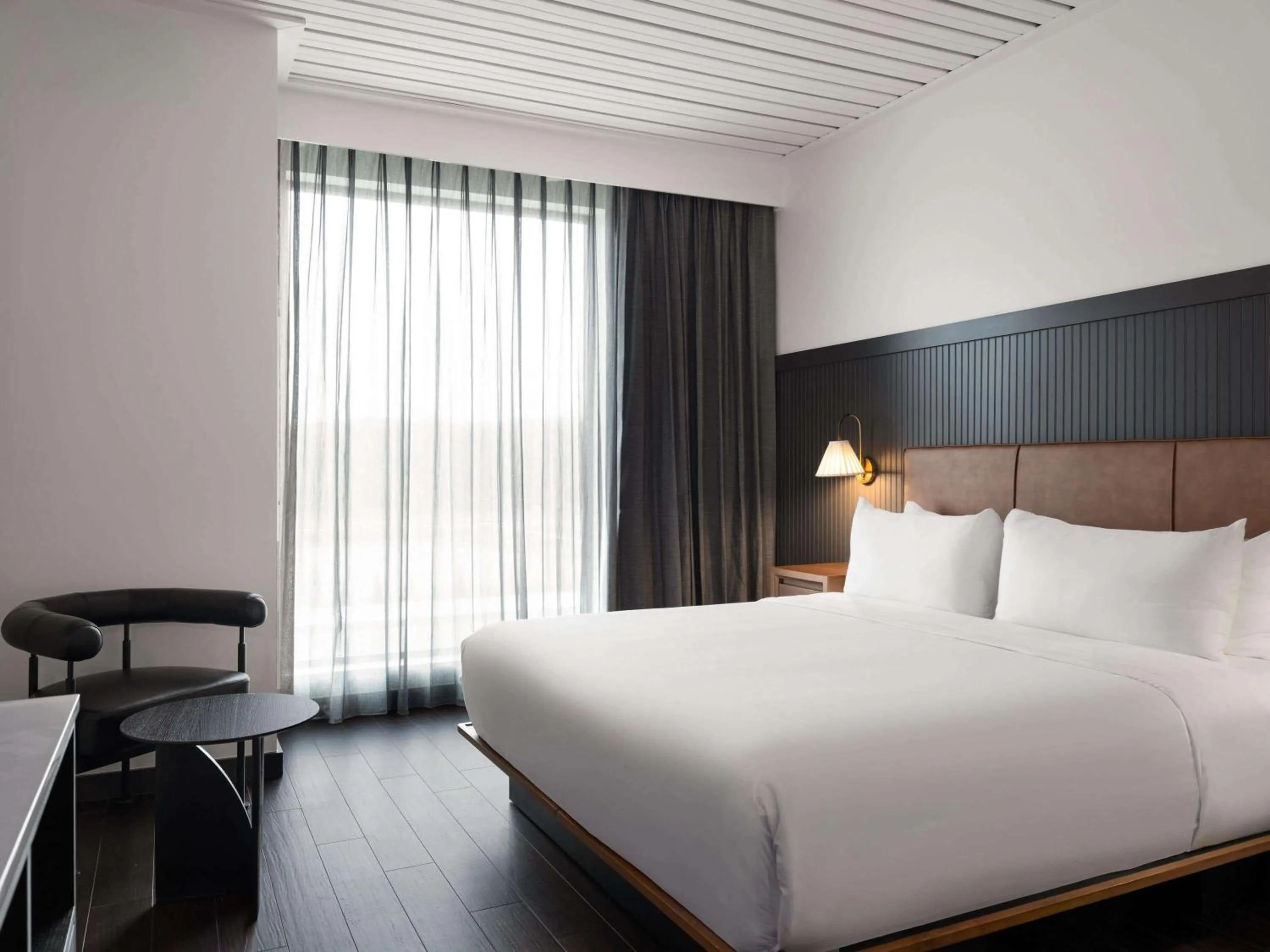 Photo of the whole room, Bed in Origin Kansas City Riverfront, a Wyndham Hotel