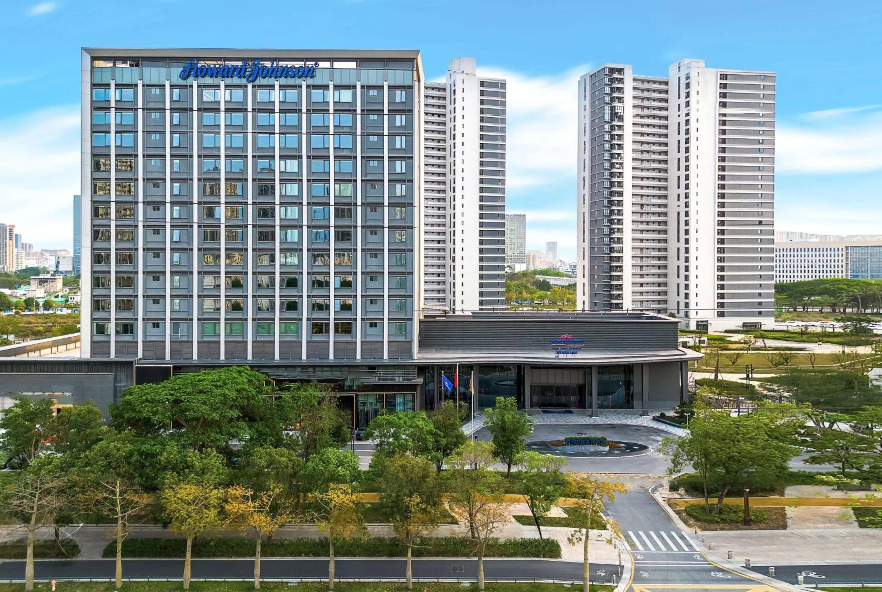 Property building in Howard Johnson Royal Hotel Shenzhen