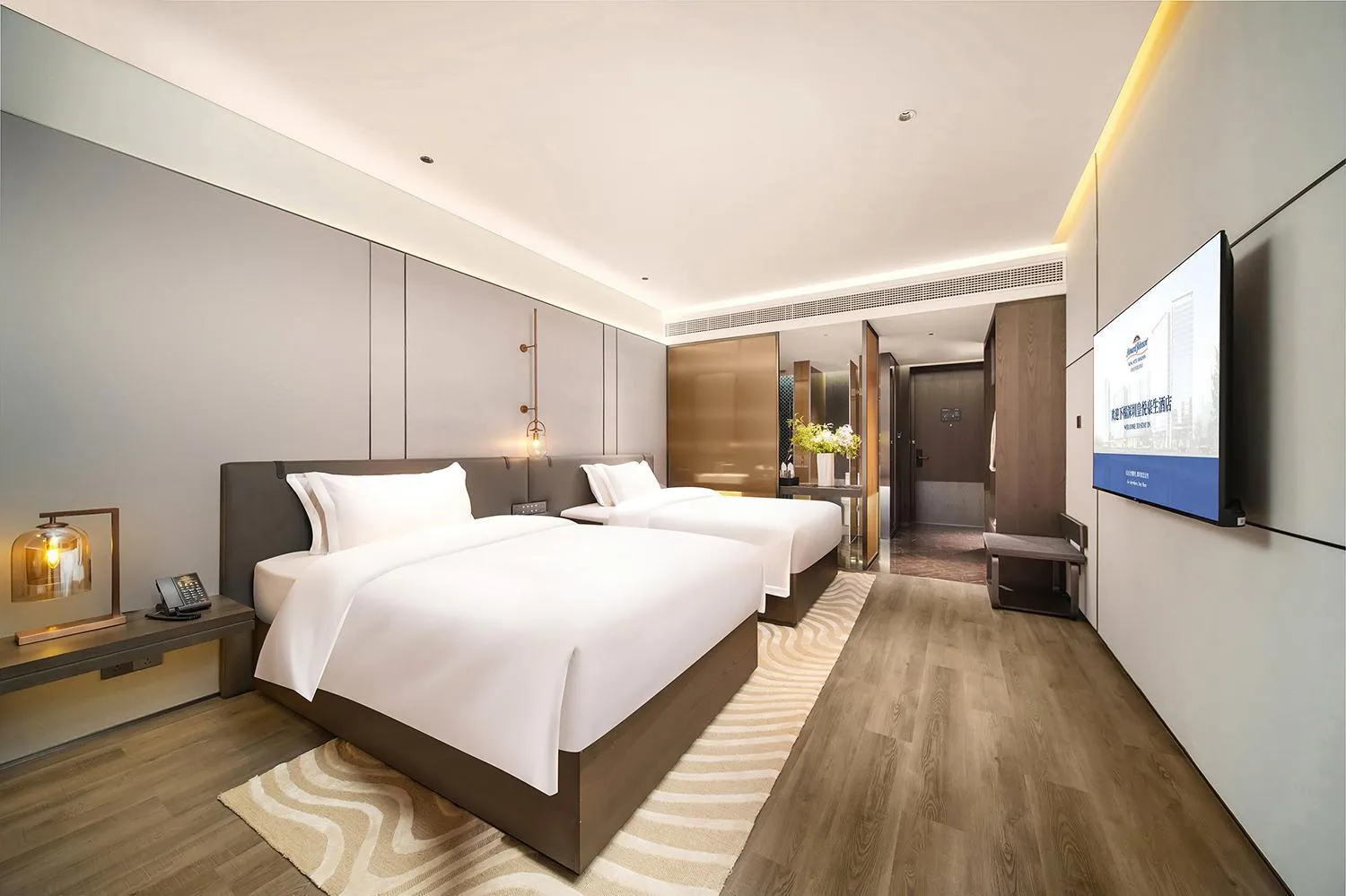 Bedroom, Bed in Howard Johnson Royal Hotel Shenzhen