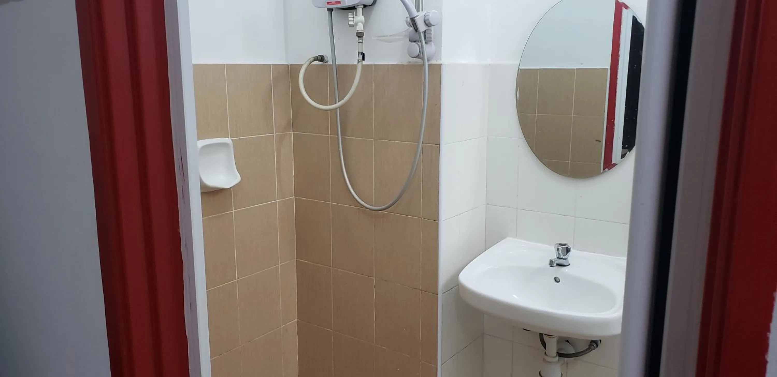 Shower in S Rose Hotel Sepang