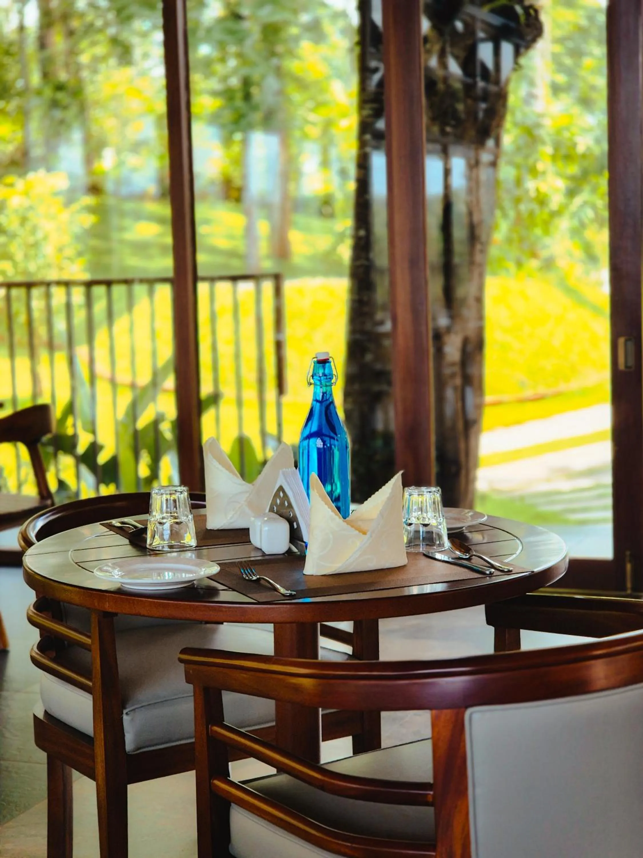 Restaurant/places to eat in Sterling Lontano Waterfront Wayanad