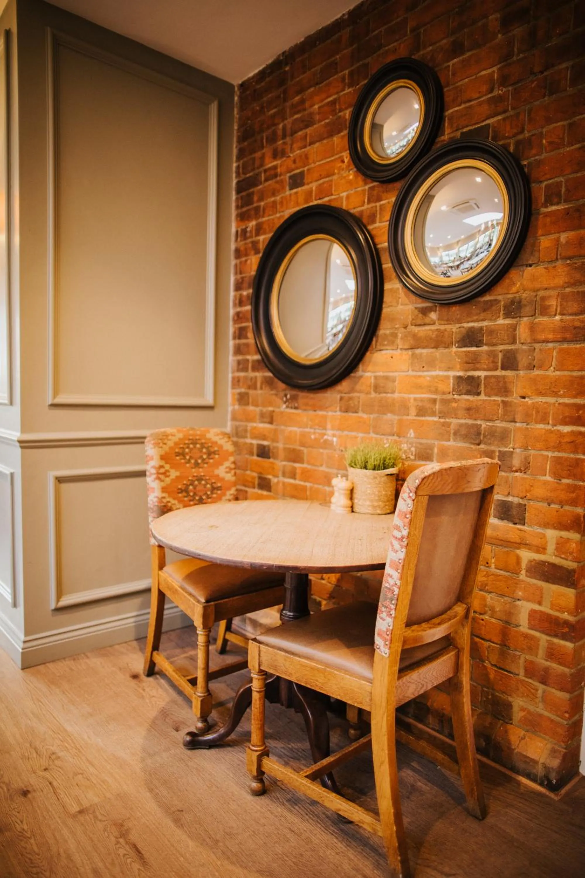 Restaurant/places to eat in The Farmhouse at Redcoats