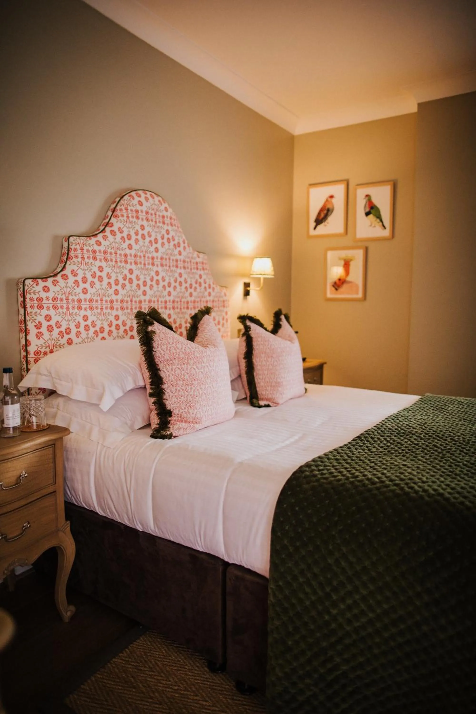 Bedroom, Bed in The Farmhouse at Redcoats