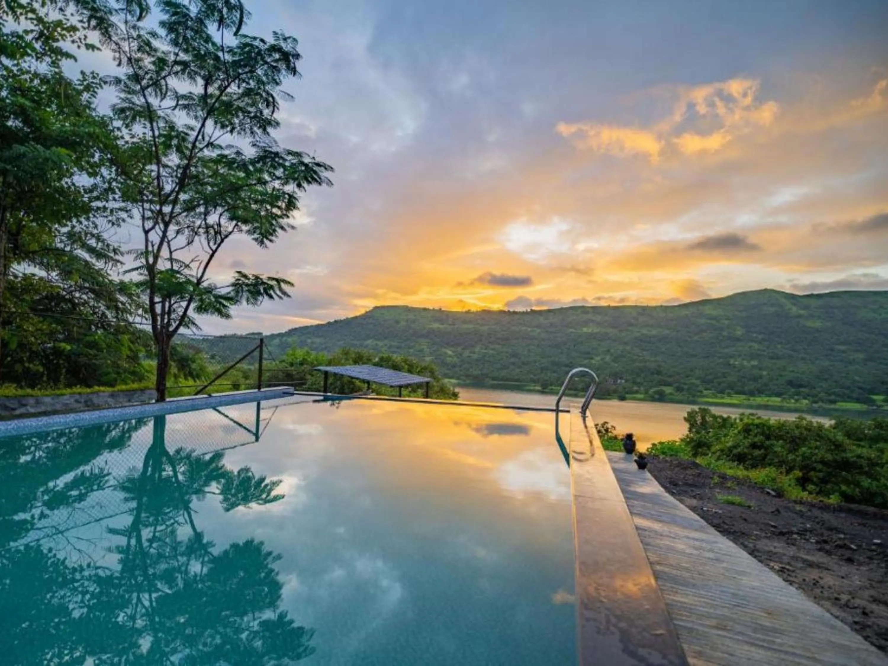 Natural landscape in The Hosteller Panshet