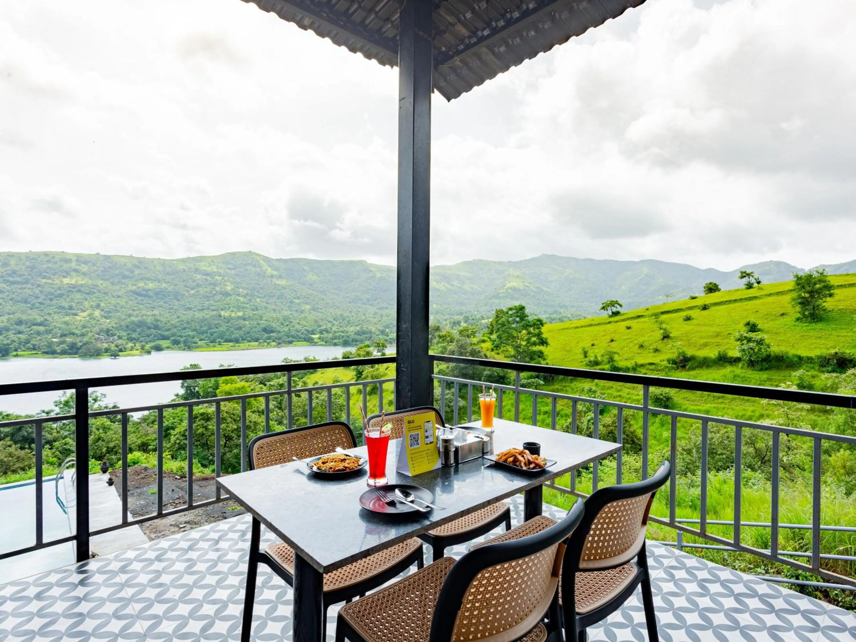 Restaurant/places to eat in The Hosteller Panshet