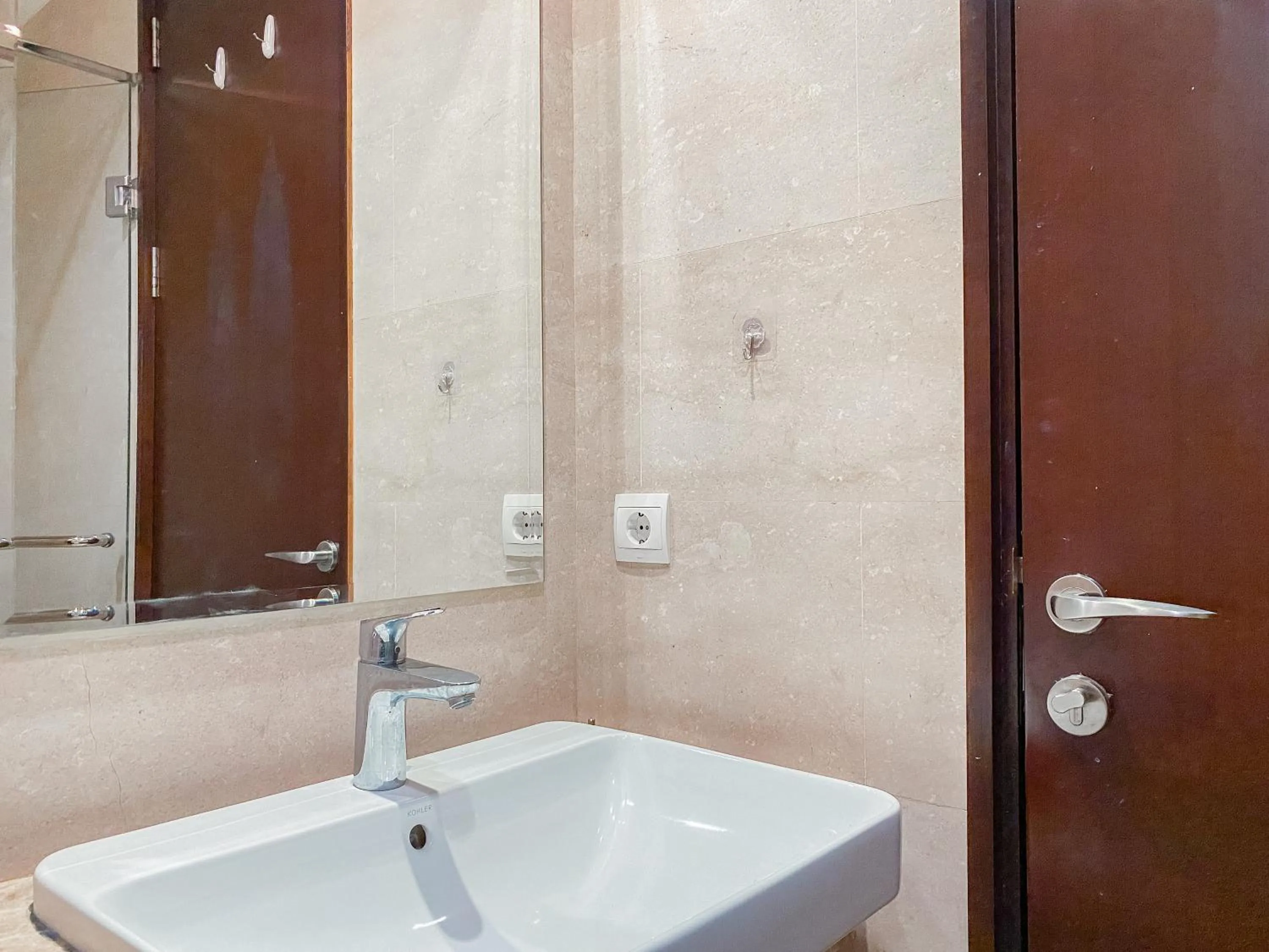 Lovely Studio Menteng Park Apartment By Travelio