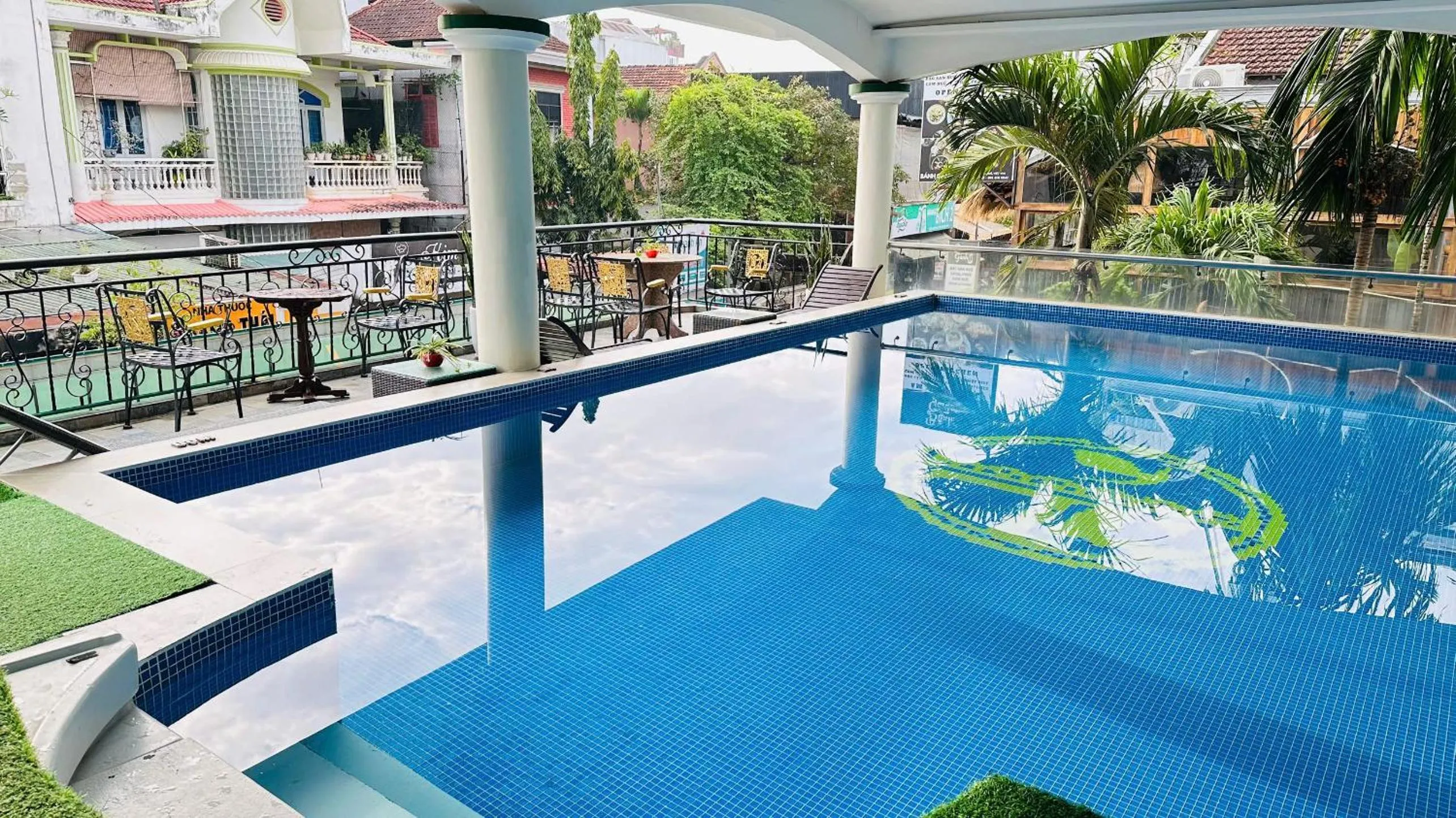 Day in Thanh Lich Hue Hotel