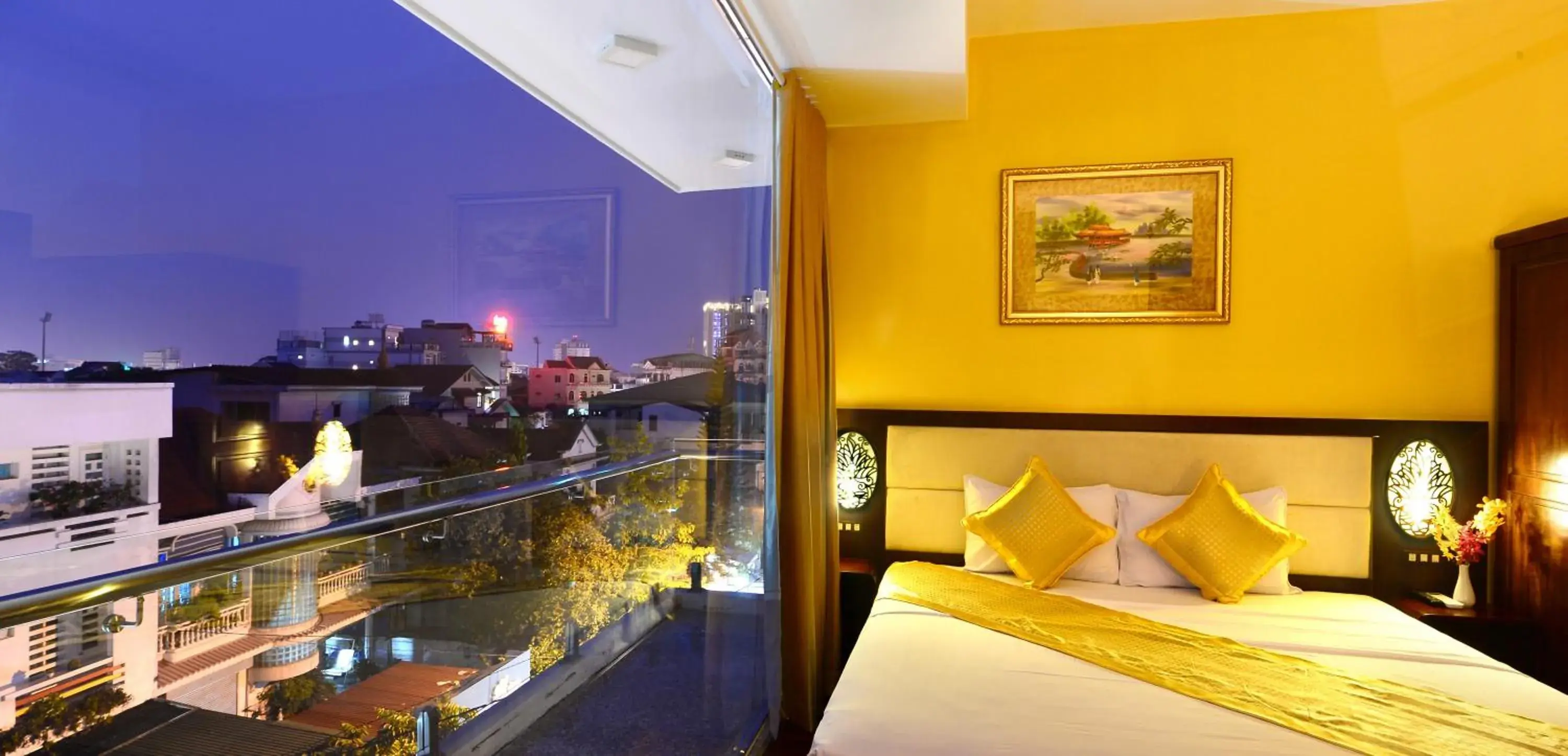 Deluxe Double Room with City View in Thanh Lich Hue Hotel Deluxe Double Room with City View in Thanh Lich Hue Hotel