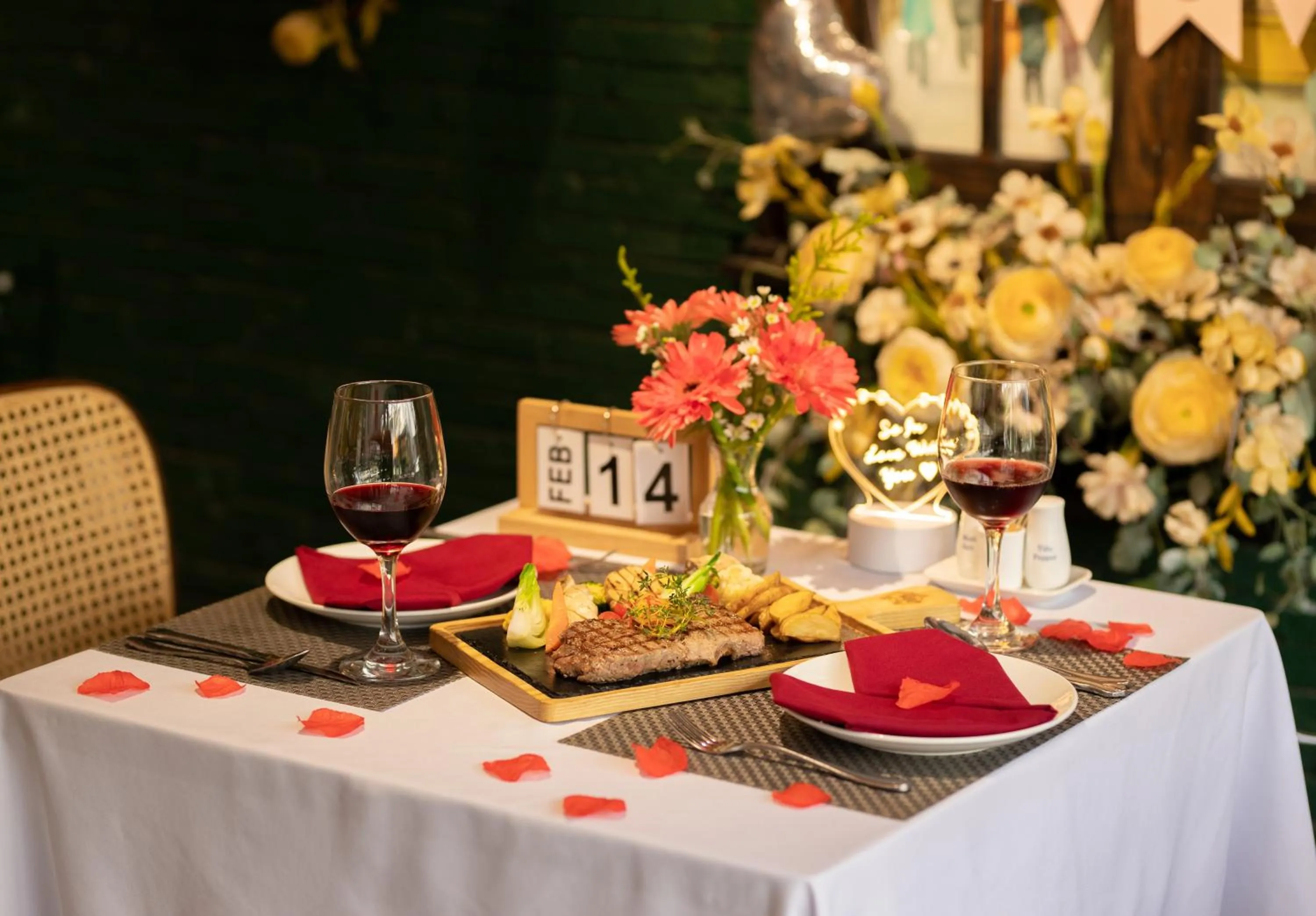 Food and drinks in Thanh Lich Hue Hotel