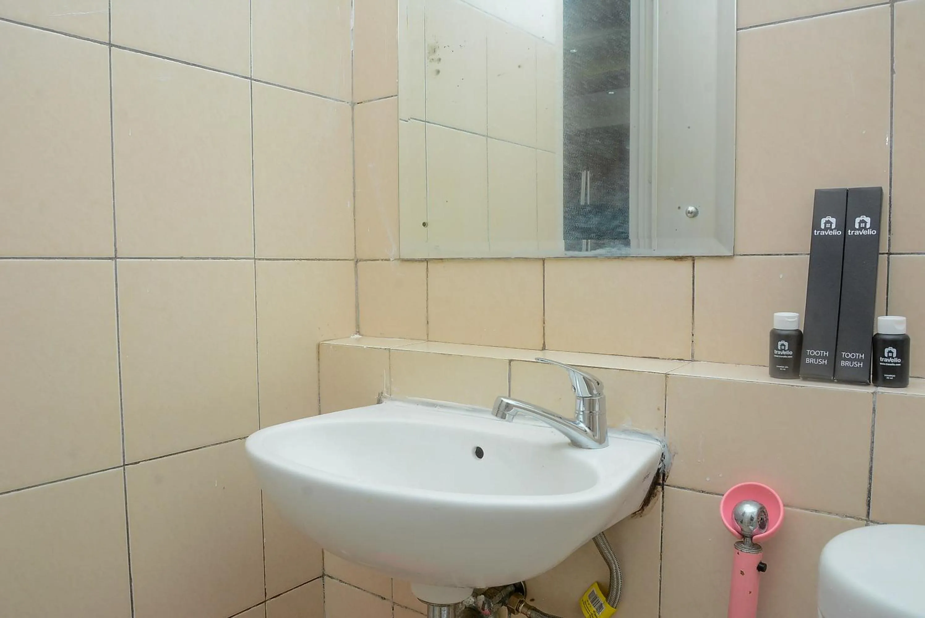 Homey Studio Pakubuwono Terrace Apartment By Travelio