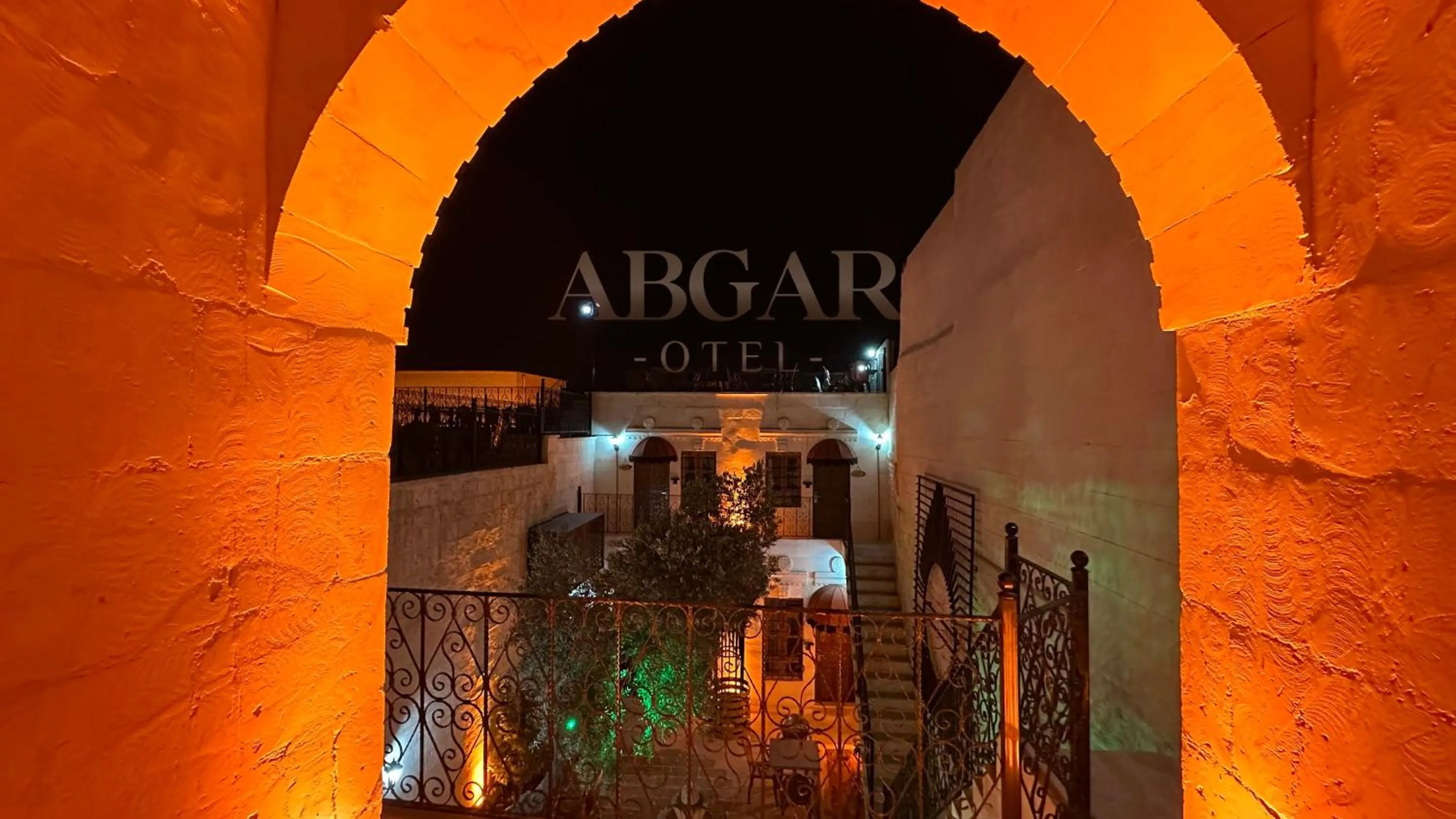 Night in ABGAR Otel