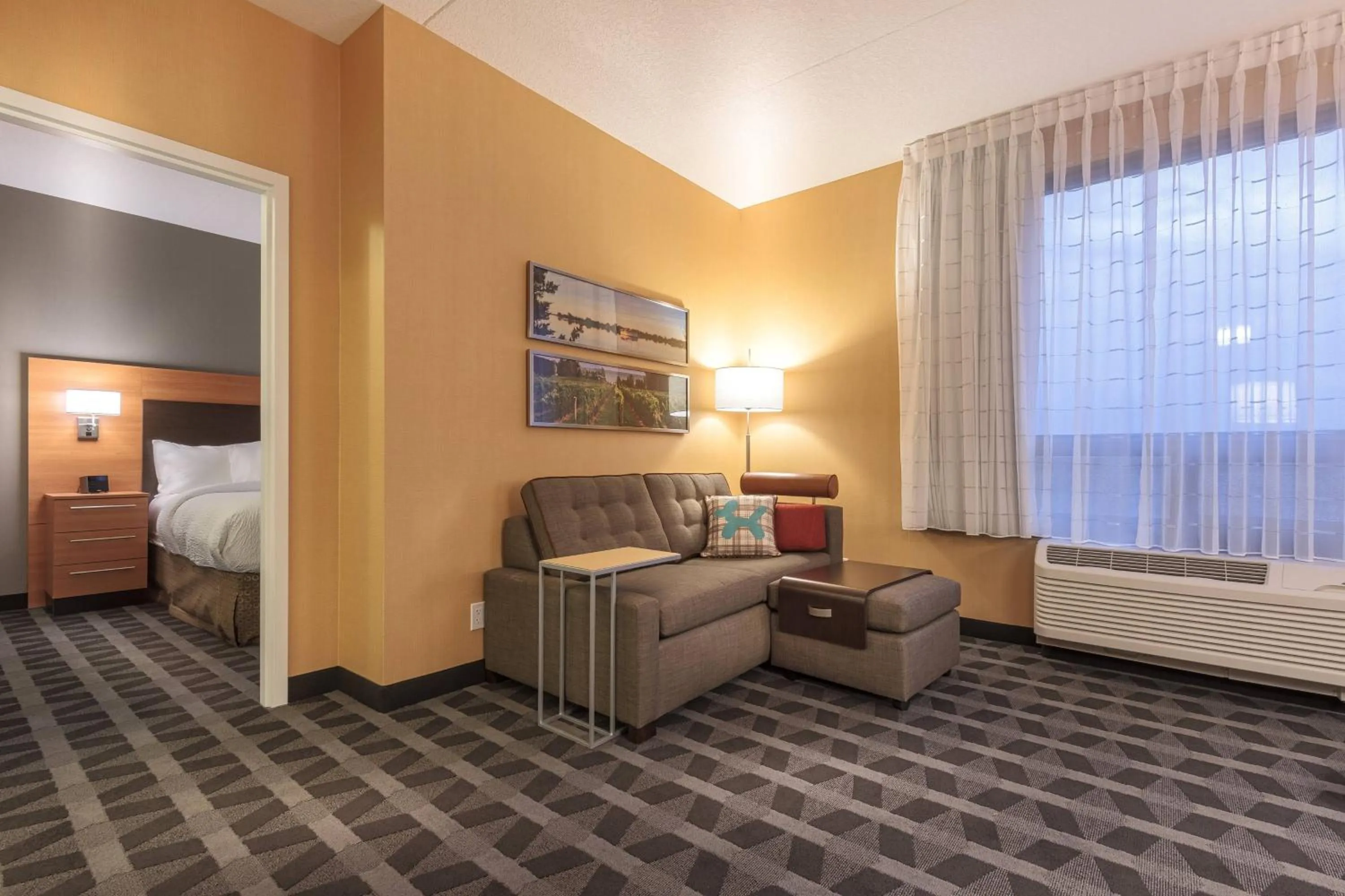 Living room, Bed in TownePlace Suites by Marriott Belleville