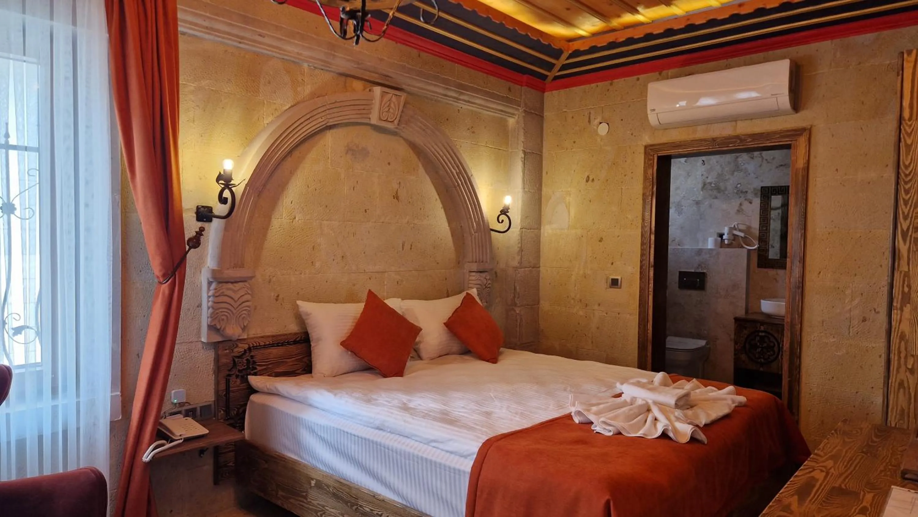 Photo of the whole room, Bed in Elite Rose Cappadocia
