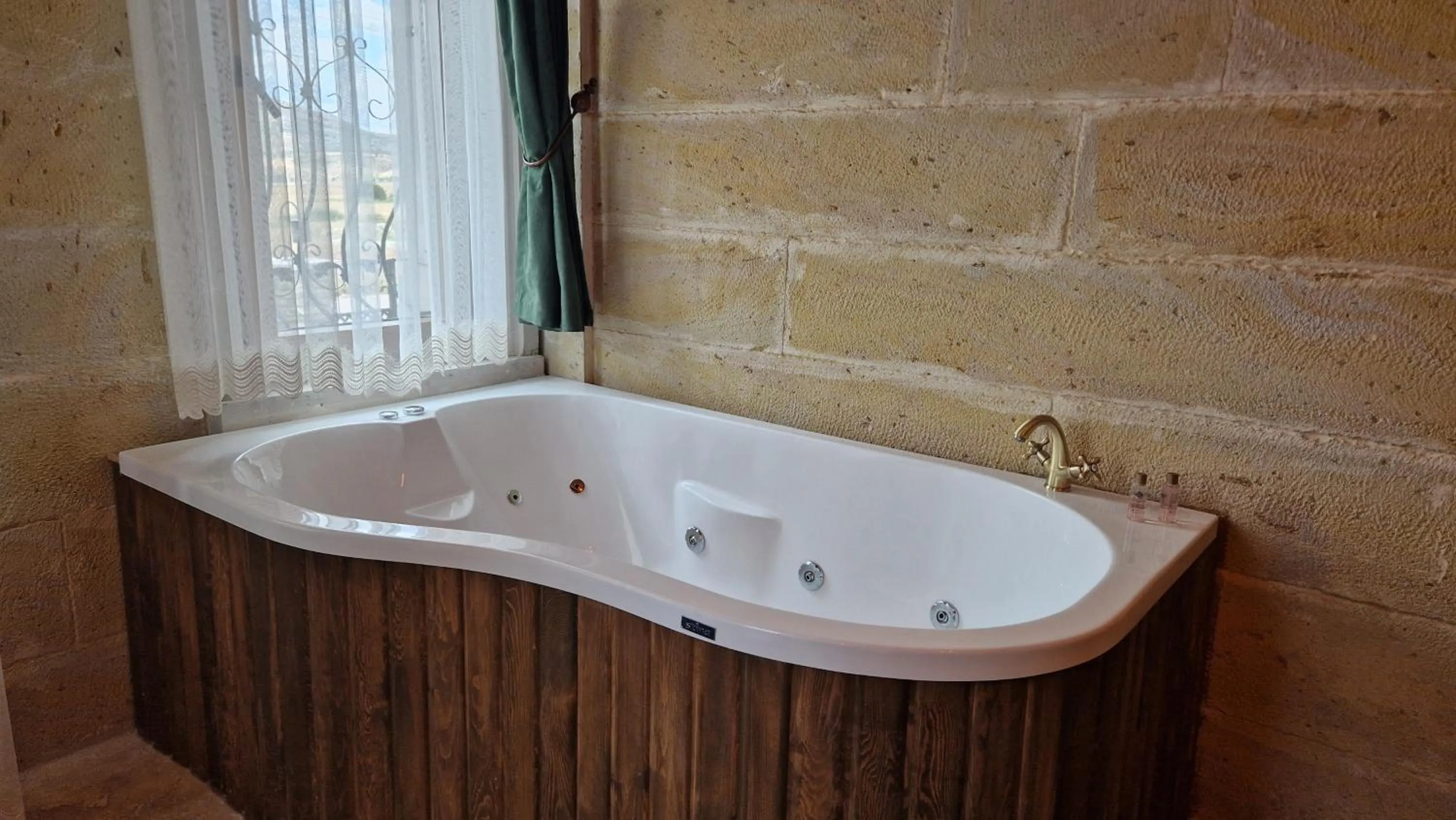 Hot Tub in Elite Rose Cappadocia